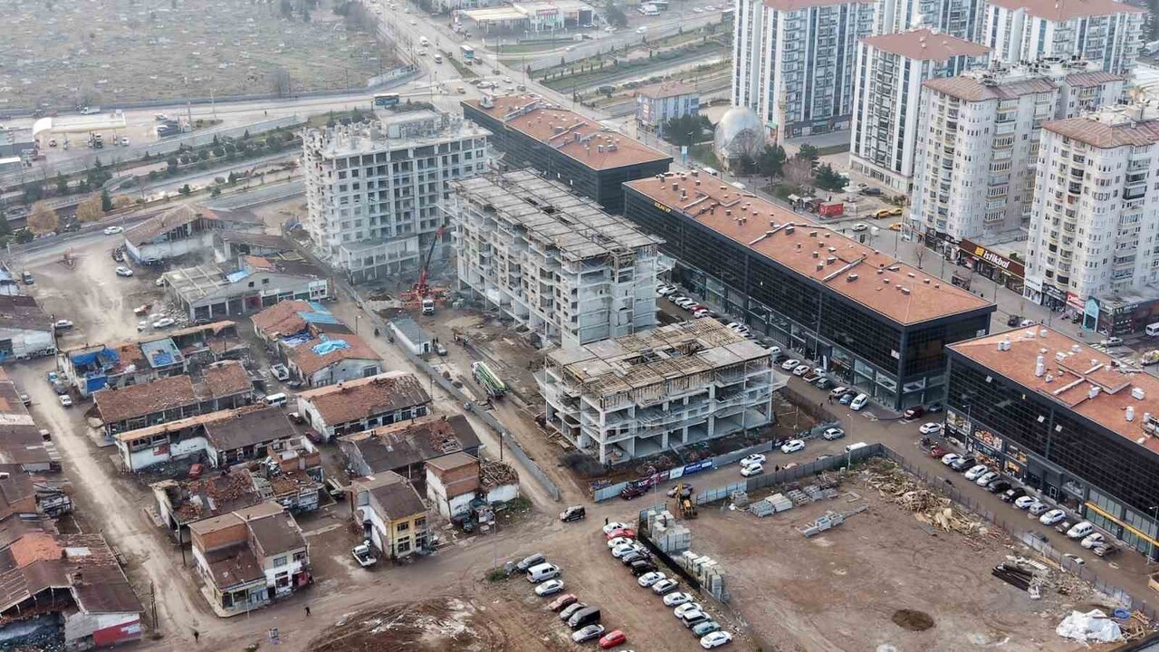SİVAS’IN ÇEHRESİNİ DEĞİŞTİRECEK OLAN ESKİ SANAYİ BÖLGESİ 2. ETAP KONUT PROJESİ’NDE ÇALIŞMALAR...