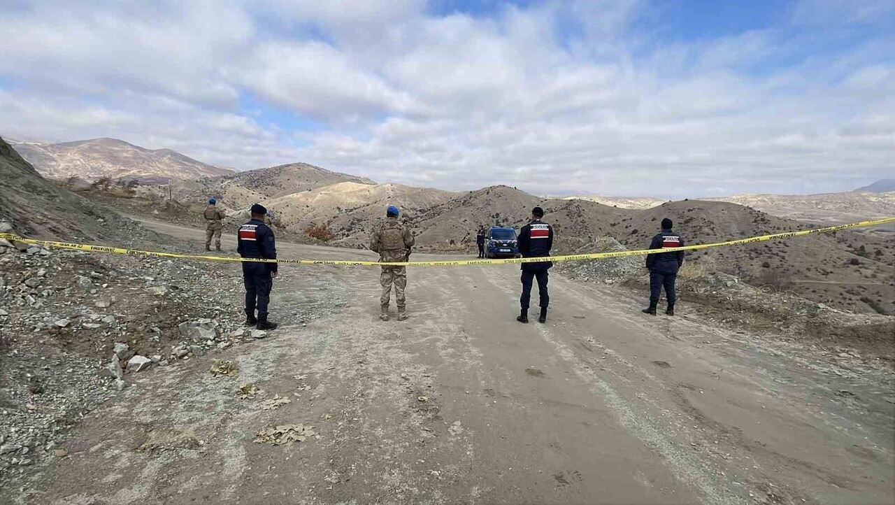 SİVAS’IN DİVRİĞİ İLÇESİNDE FİMAR MADENCİLİK FİRMASINA AİT DEMİR MADENİNDE GÖÇÜK ALTINDA KALAN...