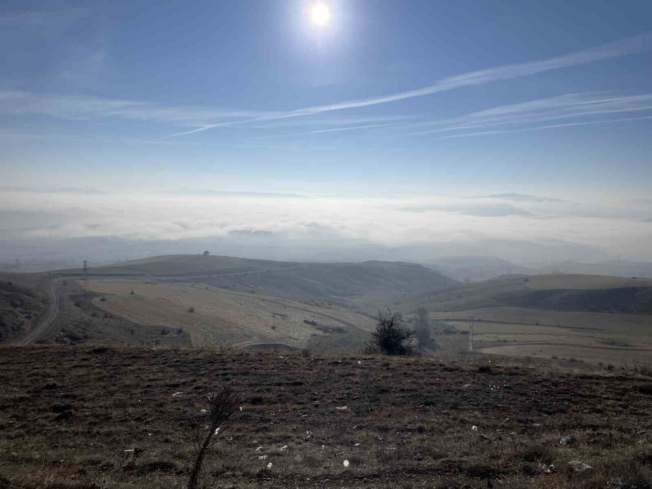 SİVAS’TA SABAH SAATLERİNDEN İTİBAREN ETKİLİ OLAN YOĞUN SİS, KENTİ ADETA BEYAZ BİR ÖRTÜYLE KAPLADI....