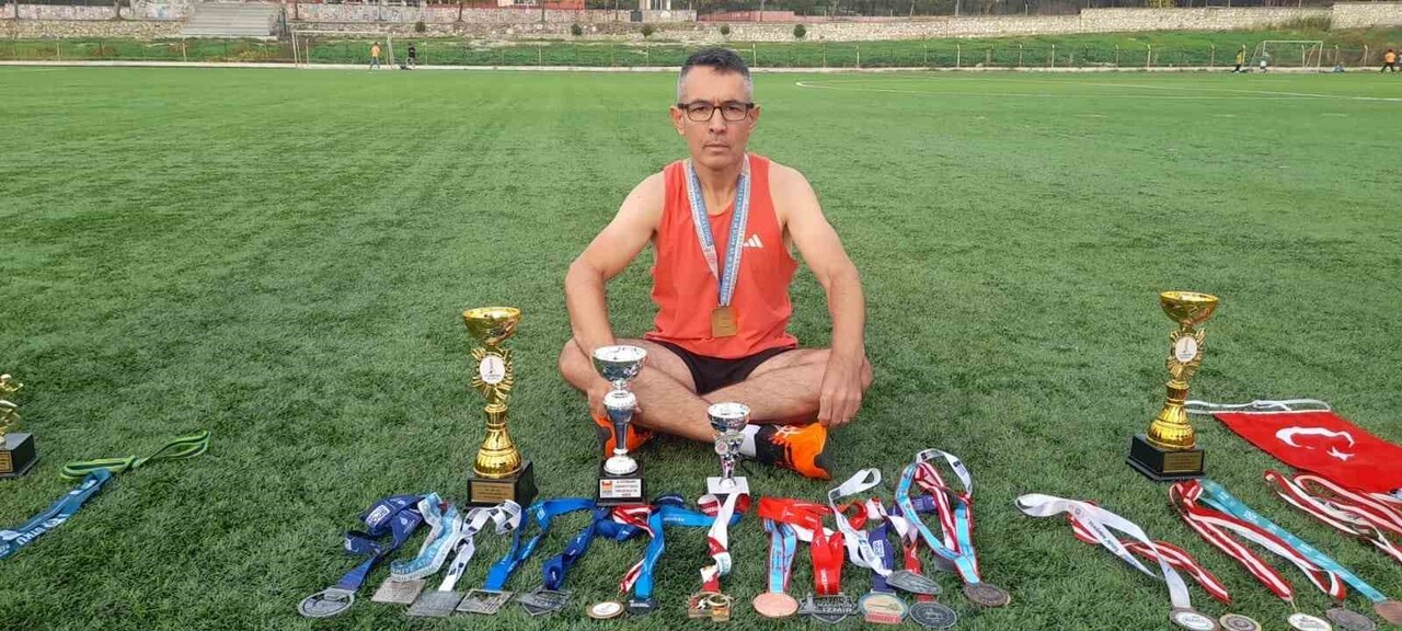 SON AYLARDA BİRÇOK DEPREMİN MEYDANA GELDİĞİ BALIKESİR’İN SINDIRGI İLÇESİNDE HER ŞEYE...