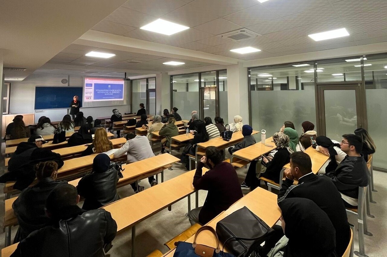 SUBÜ FERİZLİ MYO’DA ‘YÜKSEKÖĞRETİMDE KALİTE GÜVENCESİ VE ÖĞRENCİ KATILIMI’ ETKİNLİĞİ DÜZENLENEREK...