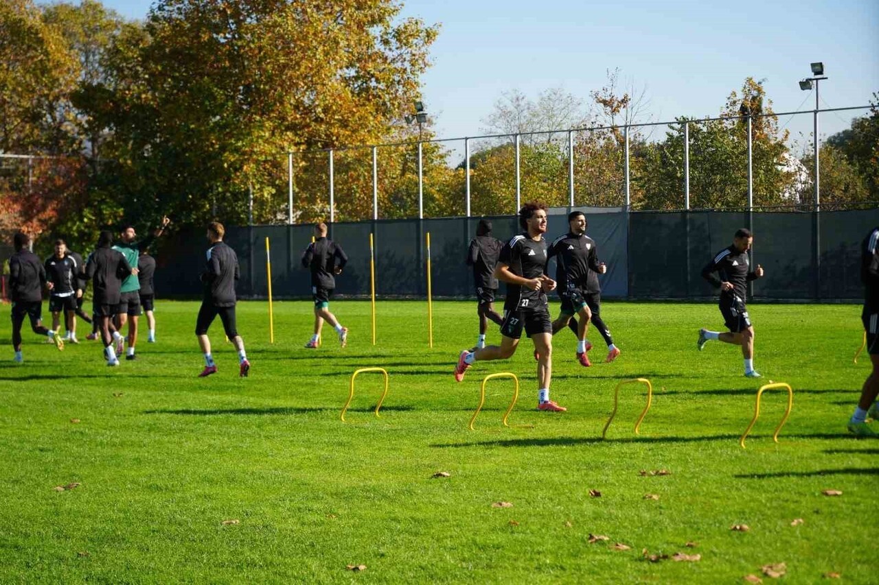 SÜPER LİG’DE CUMA AKŞAMI GENÇLERBİRLİĞİ’Nİ AĞIRLAYACAK KOCAELİSPOR’DA MAÇIN HAZIRLIKLARI SÜRÜYOR....