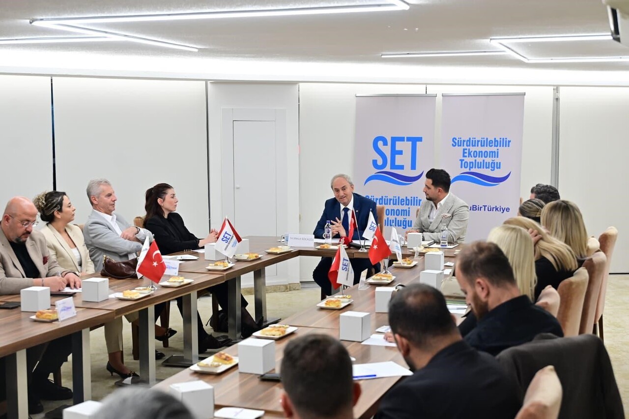 SÜRDÜRÜLEBİLİR EKONOMİ TOPLULUĞU (SET), TARAFINDAN DÜZENLENEN TOPLANTIDA KONUŞAN KEPEZ BELEDİYE...