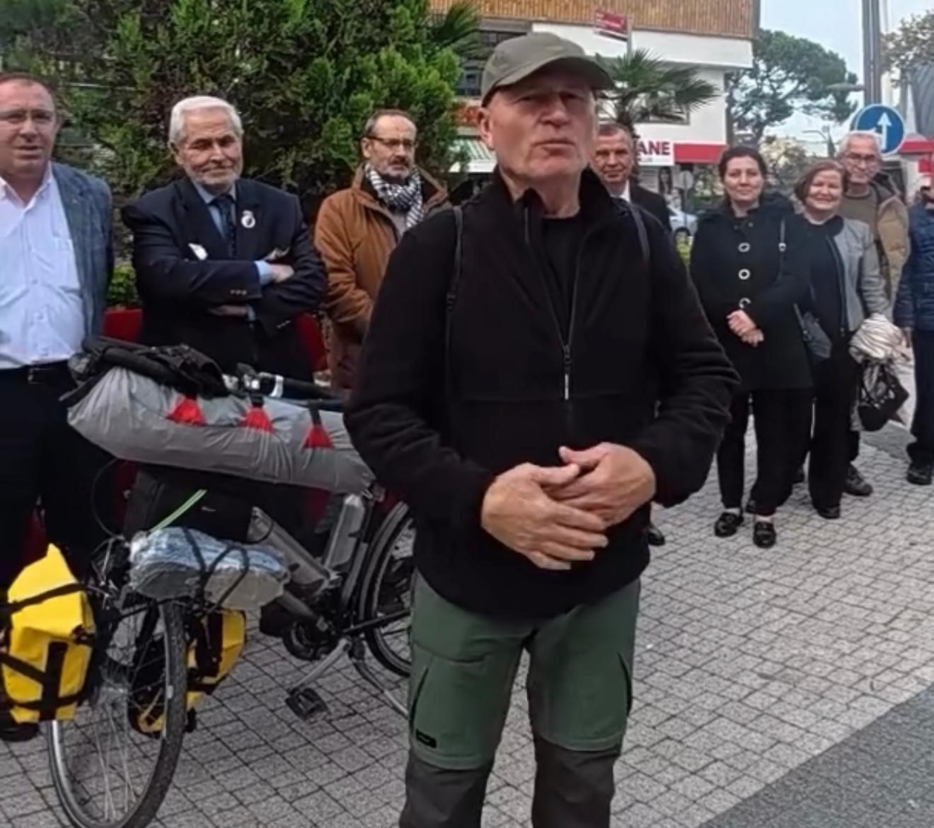 SUSURLUKLU FAHRETTİN ŞENER, BİSİKLETLE ÜMRE YOLCULUĞUNA ÇIKTI