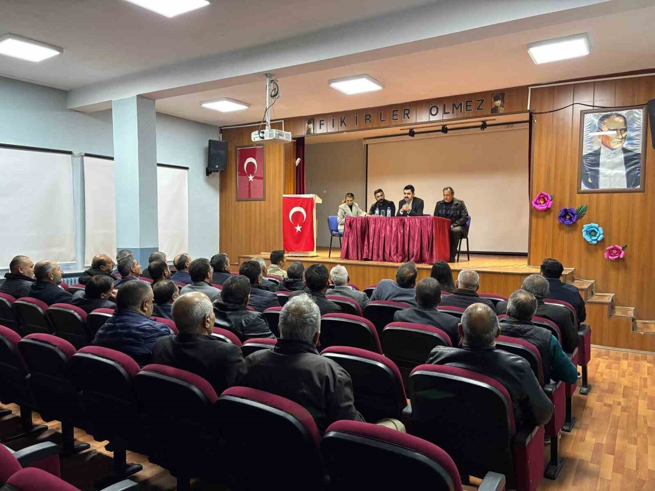 SUSUZ’DA KÖYDES TOPLANTISI YAPILDI(KARS-İHA)