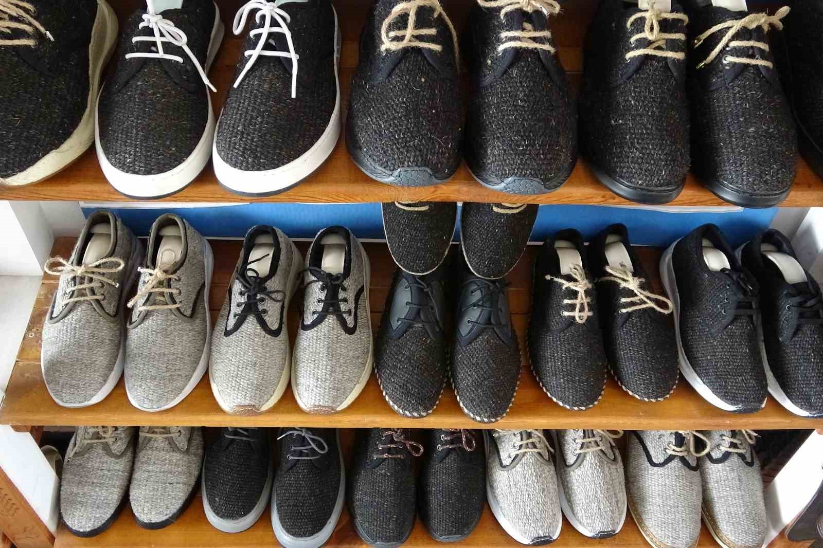 TARİHİ ASIRLAR ÖNCESİNE DAYANAN VE UNUTULMAYA YÜZ TUTAN VAN'IN YÖRESEL KEÇİ KILINDAN ÜRETİLEN...