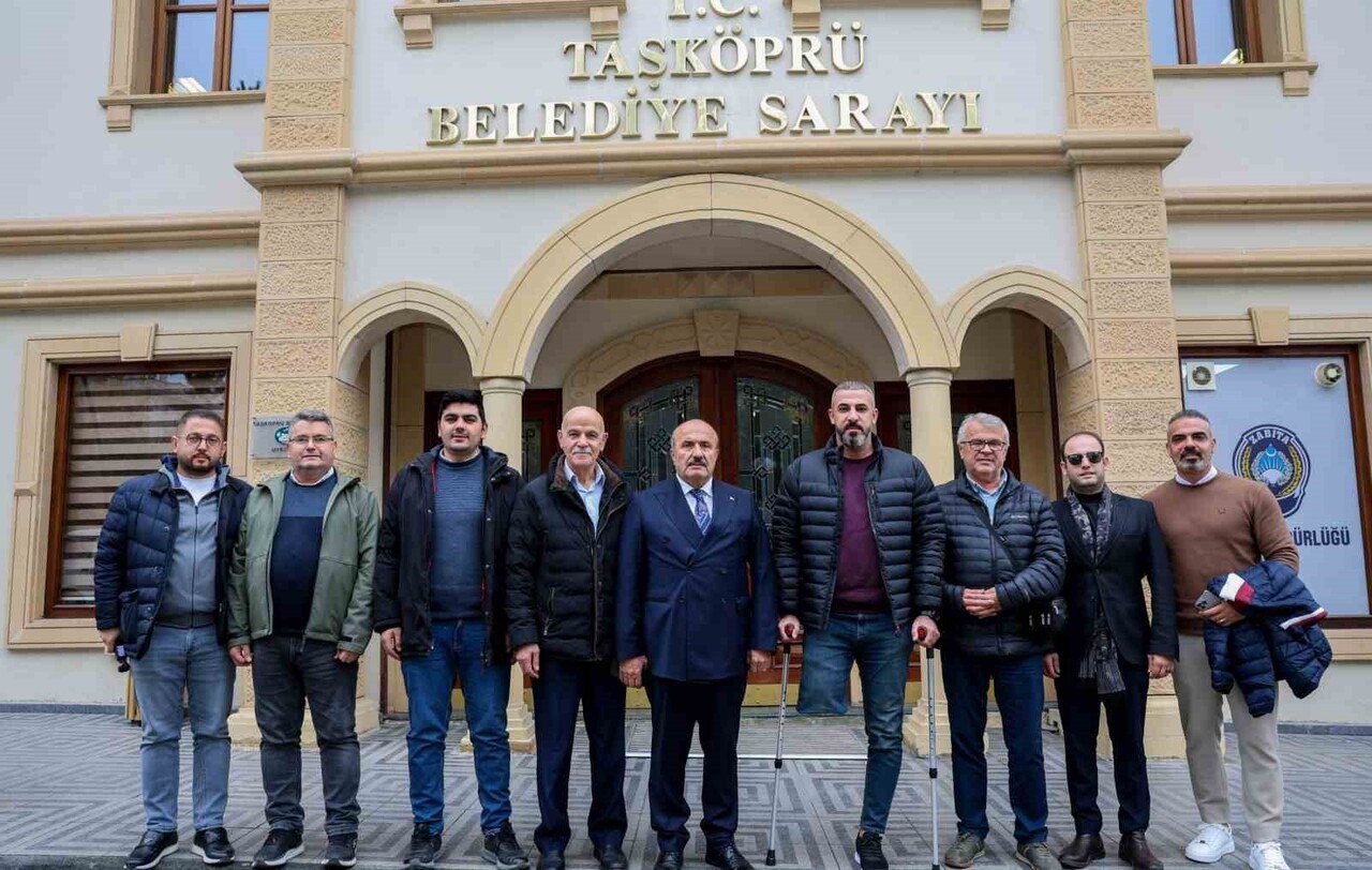 TAŞKÖPRÜ BELEDİYE BAŞKANI HÜSEYİN ARSLAN, GAZZE’DEKİ SALDIRIDA BACAĞINI KAYBETTİKTEN SONRA...