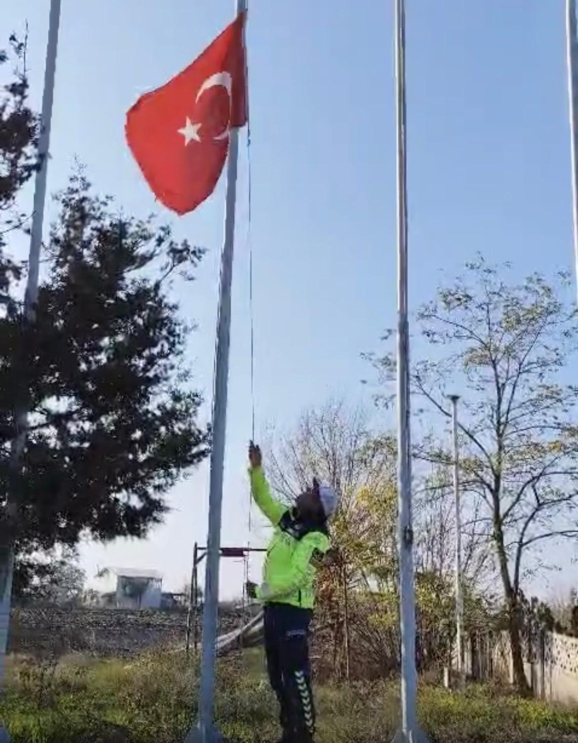 TEKİRDAĞ'IN HAYRABOLU İLÇESİNDE DEVRİYE GÖREVİNDEKİ İLÇE JANDARMA TRAFİK EKİPLERİ, JANDARMA TRAFİK...