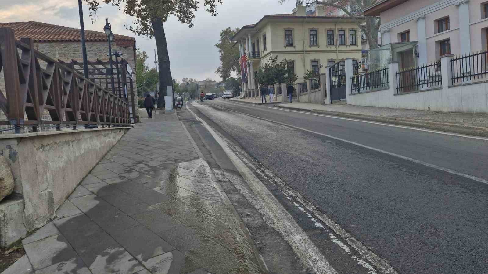 TEKİRDAĞ MERKEZ HÜKÜMET CADDESİ ÜZERİNDE SÜLEYMANPAŞA BELEDİYE BAŞKANLIĞI TARİHİ BİNASINA YAKLAŞIK...