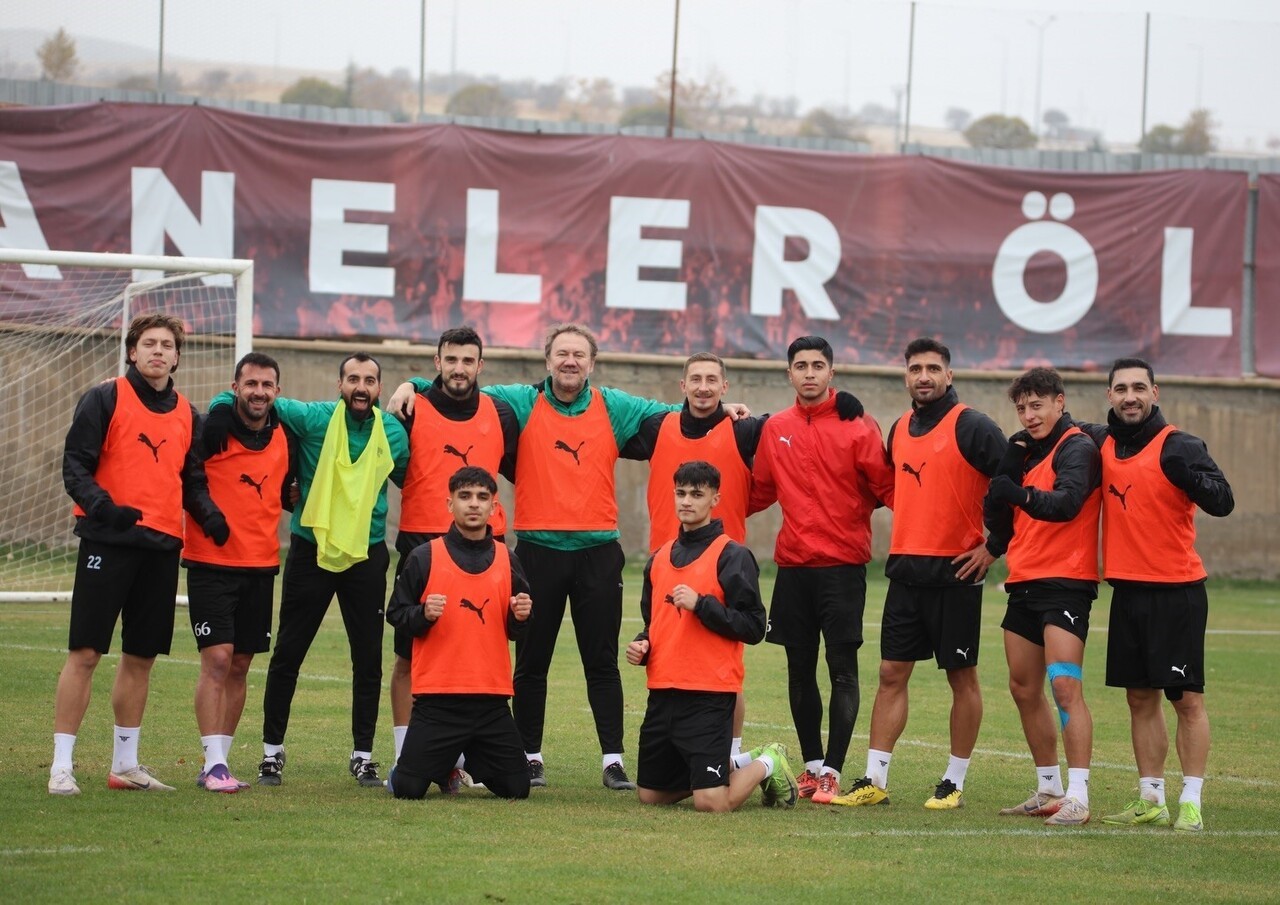 TFF 2. LİG BEYAZ GRUP 13. HAFTASINDA DEPLASMANDA BEYKOZ ANADOLU İLE KARŞILAŞACAK OLAN ELAZIĞSPOR...