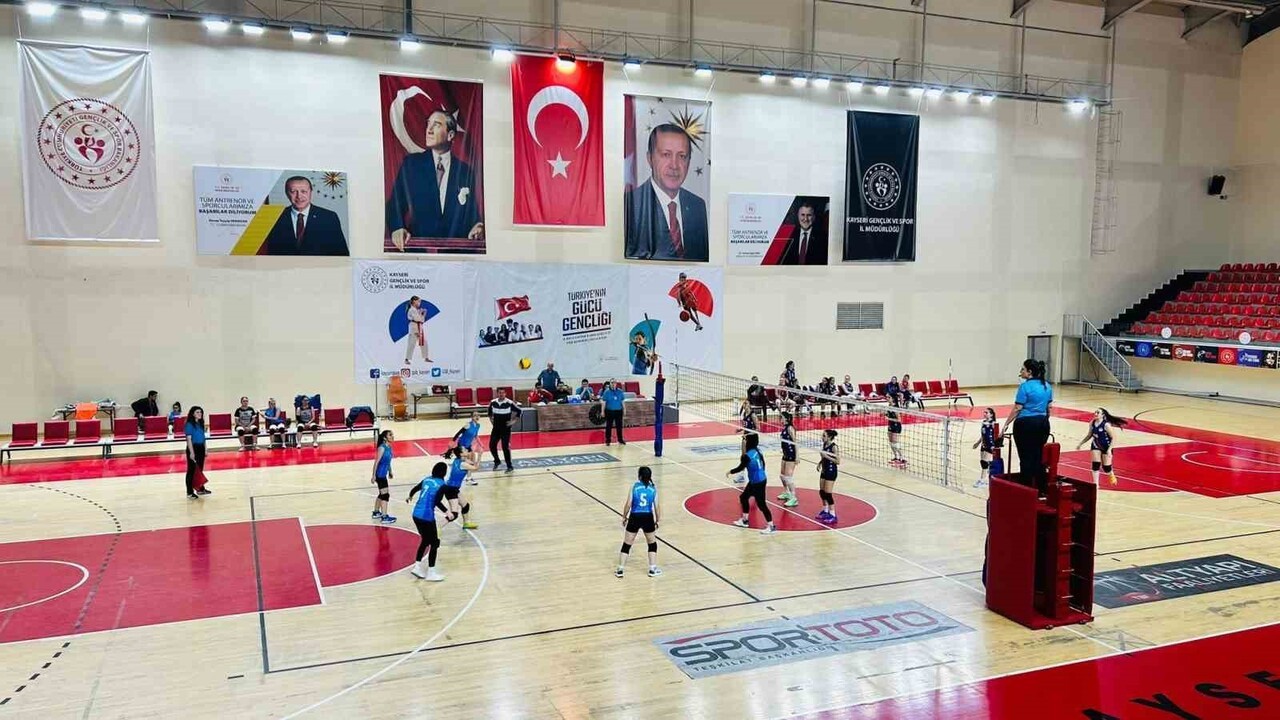 TOMARZA BELEDİYESPOR KIZ VOLEYBOL TAKIMI, RAKİBİ ASKON ERVA SPOR KULÜBÜ’NÜ 3-0 MAĞLUP...