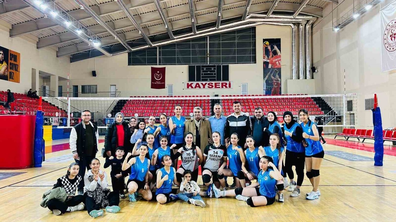 TOMARZA BELEDİYESPOR KIZ VOLEYBOL TAKIMI, RAKİBİ ASKON ERVA SPOR KULÜBÜ’NÜ 3-0 MAĞLUP...