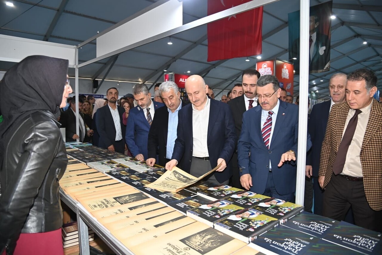 TRABZON'DA KİTAP GÜNLERİ'NİN İKİNCİSİ, COŞKULU BİR AÇILIŞ TÖRENİYLE KAPILARINI KİTAPSEVERLERE...