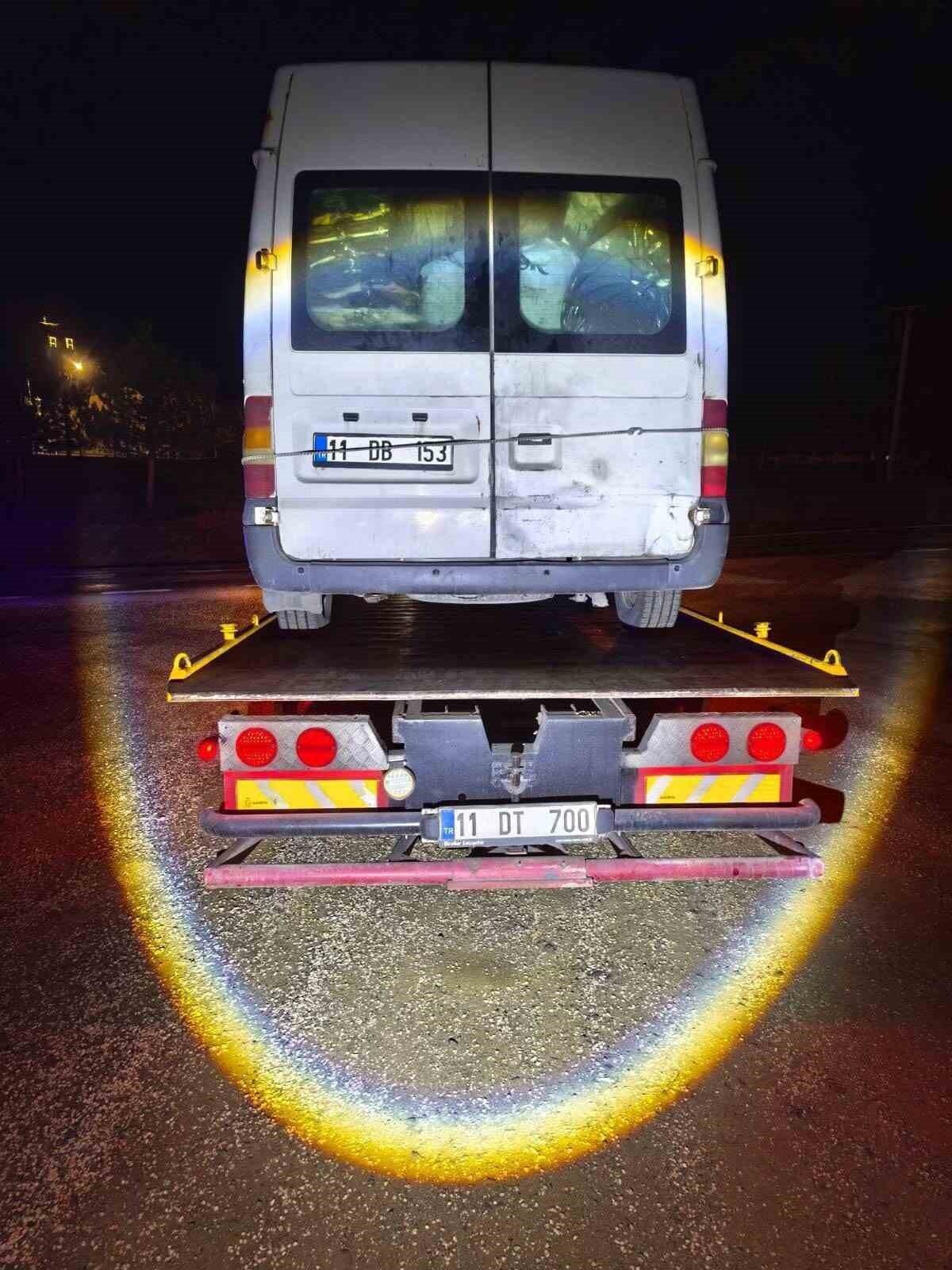 TRAFİK KONTROLÜNDE YAKALAMASI OLAN ARAÇ OTOPARKA ÇEKİLDİ