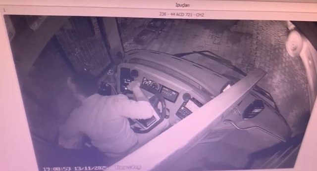 TRAFİK TARTIŞTIĞI SÜRÜCÜYE TABANCA İLE ATEŞ AÇTI