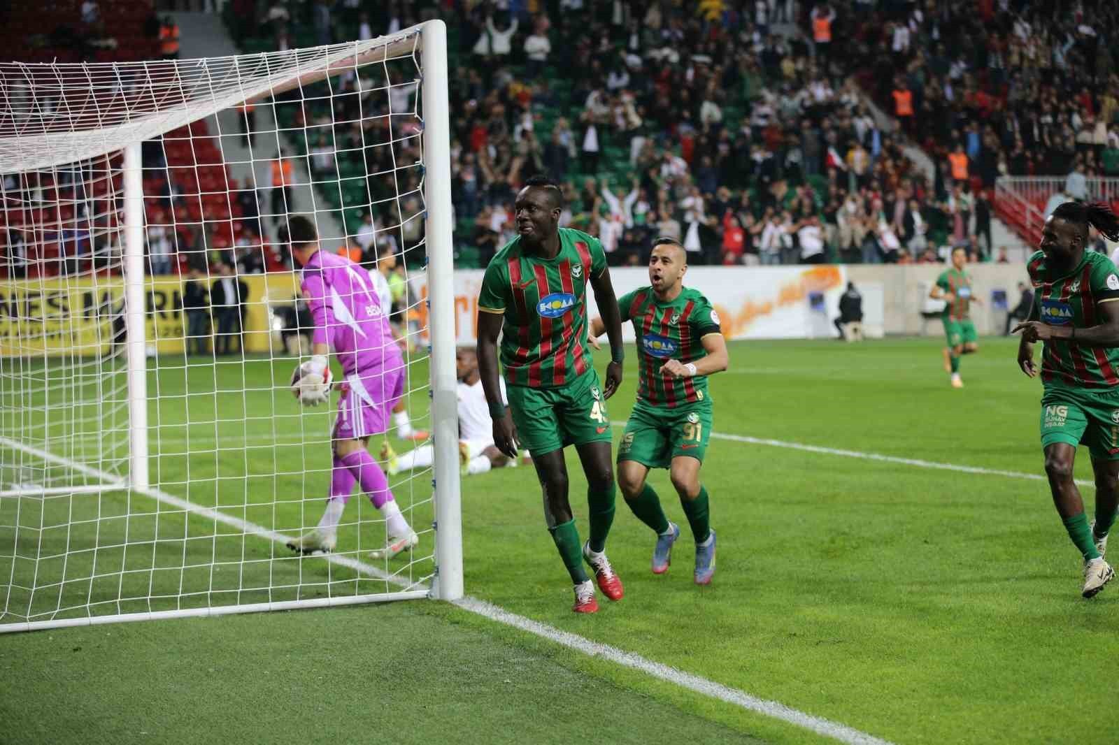 TRENDYOL 1. LİG'İN 13. HAFTASINDA AMED SPORTİF FAALİYETLER, EVİNDE KARŞILAŞTIĞI HATAYSPOR'U 2-1...