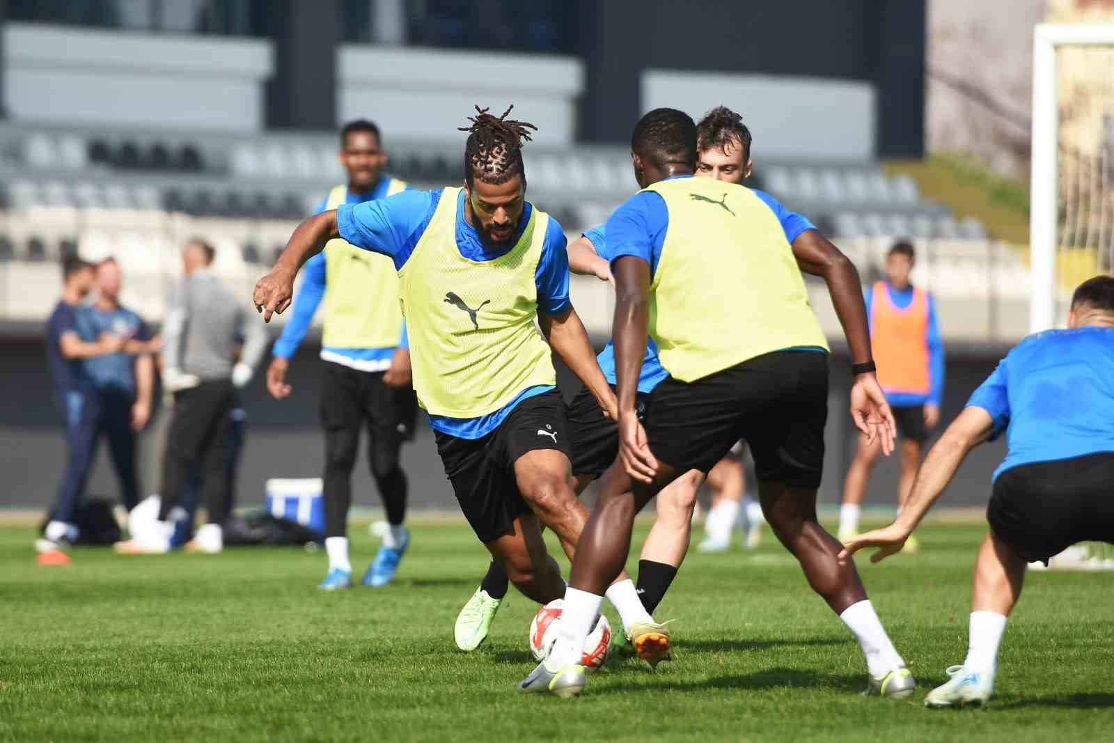 TRENDYOL 1. LİG’İN 13. HAFTASINDA DEPLASMANDA ÖZBELSAN SİVASSPOR İLE KARŞILAŞACAK OLAN MANİSA...