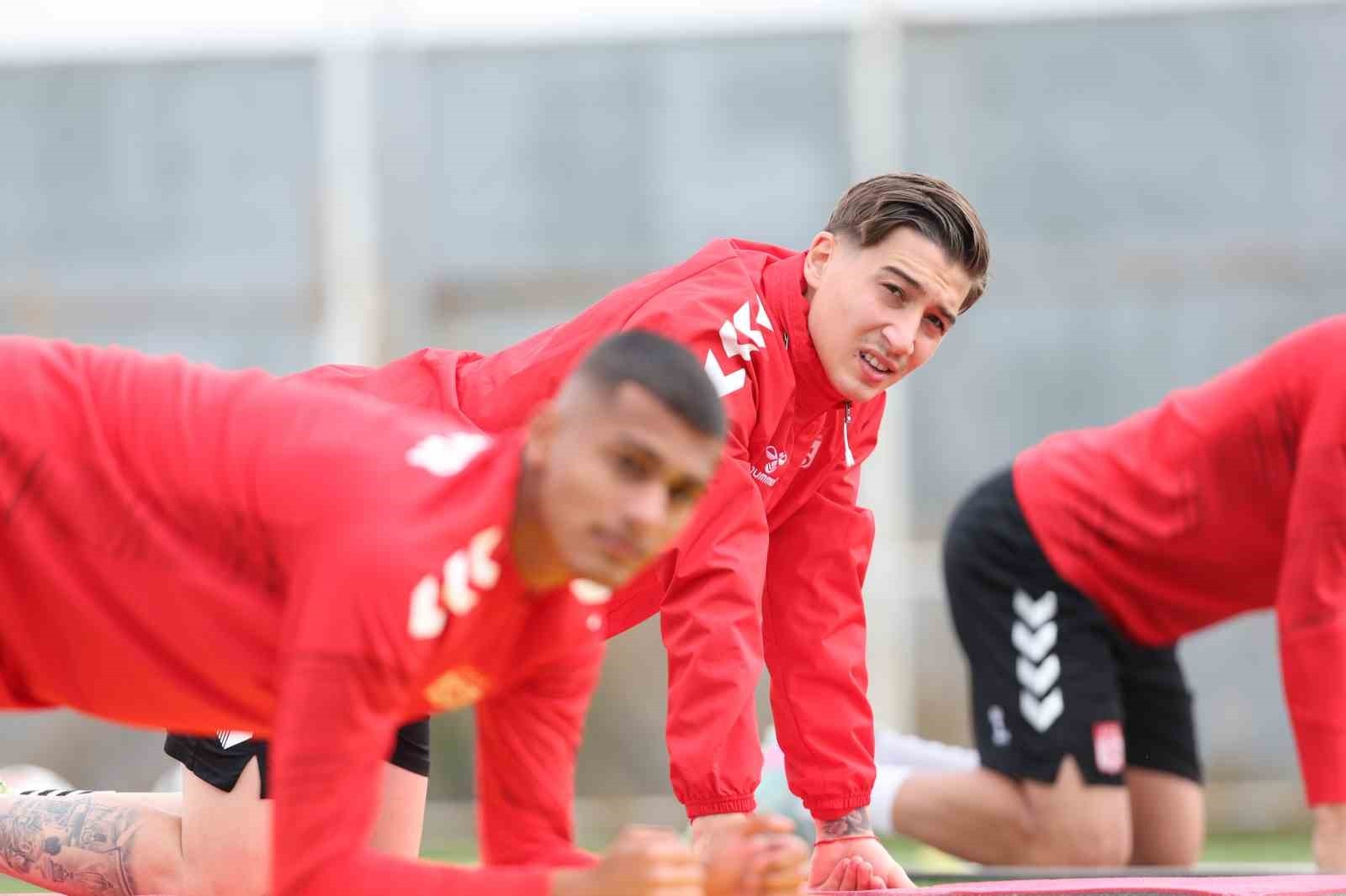 TRENDYOL 1. LİG’İN 14. HAFTASINDA DEPLASMANDA ESENLER EROKSPOR İLE KARŞILAŞACAK OLAN ÖZBELSAN...