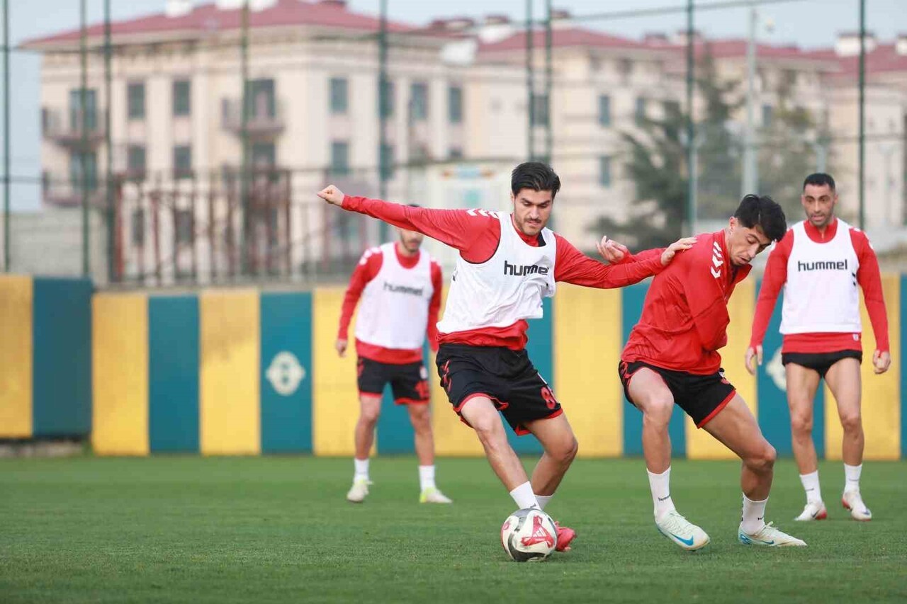TRENDYOL 1. LİG’İN 14. HAFTASINDA DEPLASMANDA ESENLER EROKSPOR İLE KARŞILAŞACAK OLAN ÖZBELSAN...