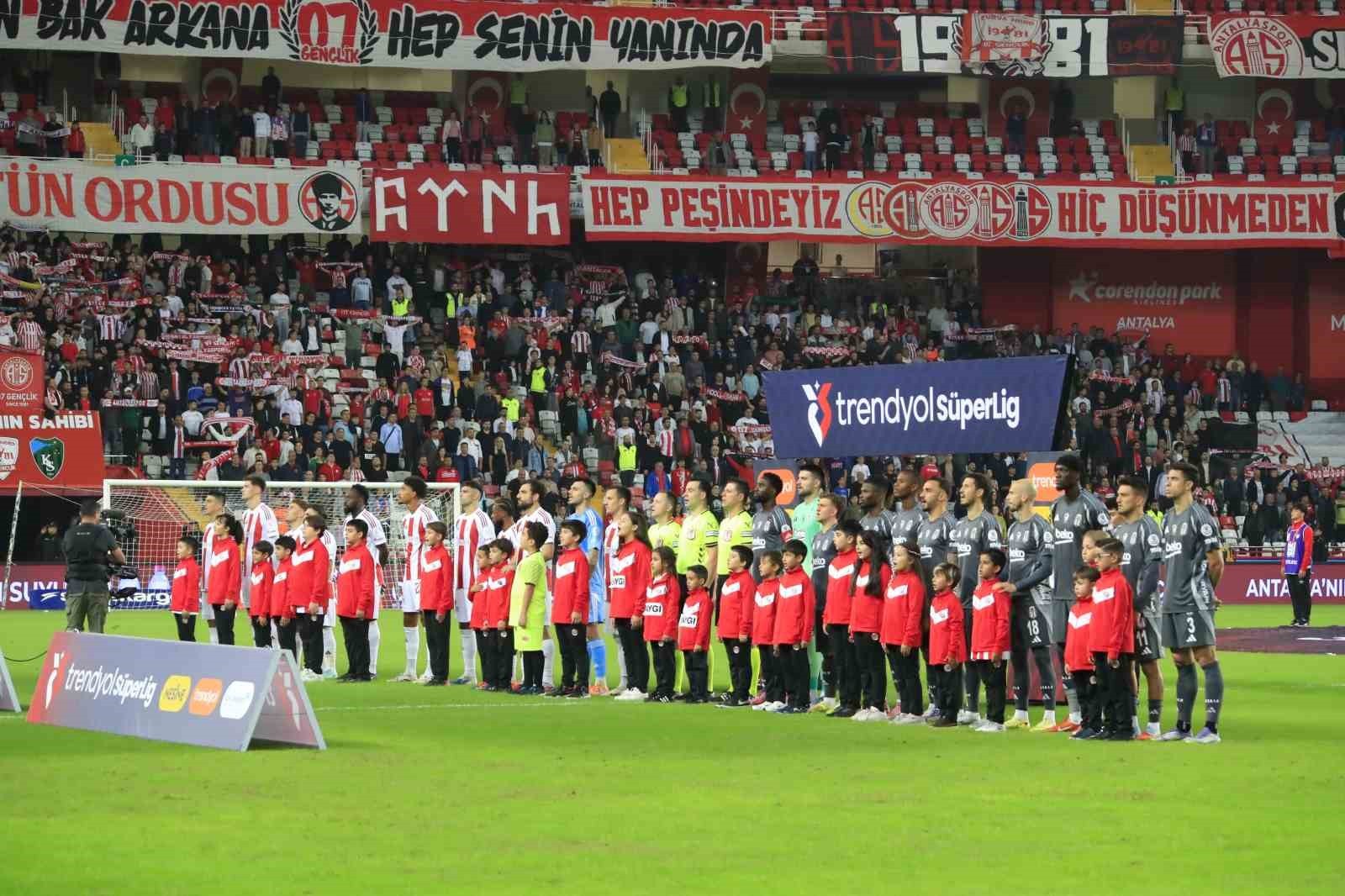 TRENDYOL SÜPER LİG'İN 12. HAFTASINDA ANTALYASPOR, BEŞİKTAŞ'I KONUK EDİYOR. KARŞILAŞMANIN İLK 15...