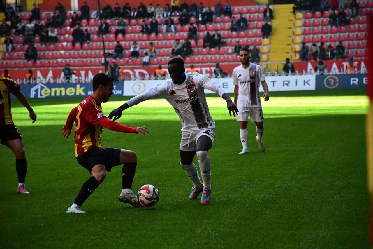 TRENDYOL SÜPER LİG'İN 13. HAFTASINDA KAYSERİSPOR, EVİNDE GAZİANTEP FK İLE KARŞILAŞIYOR....