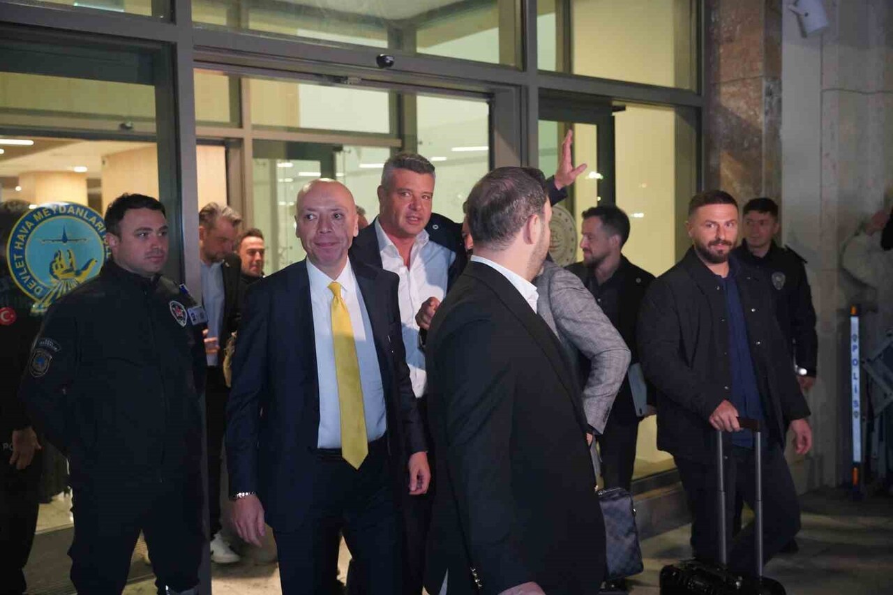 TRENDYOL SÜPER LİG’İN 13. HAFTASINDA ÇAYKUR RİZESPOR İLE OYNAYACAKLARI MAÇ İÇİN RİZE’YE GELEN...