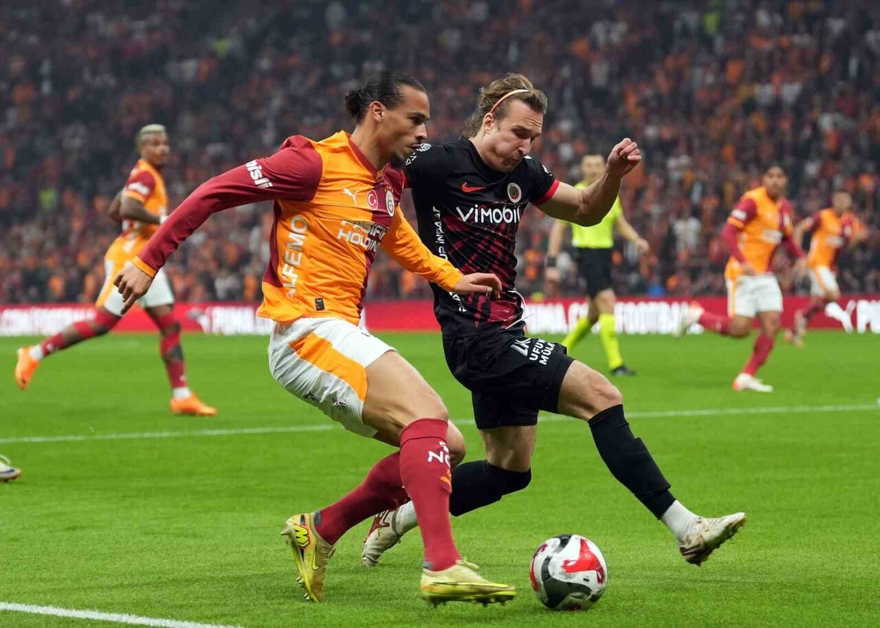 TRENDYOL SÜPER LİG’İN 13. HAFTASINDA GALATASARAY, KONUK ETTİĞİ GENÇLERBİRLİĞİ’Nİ 3-2’LİK SKORLA...