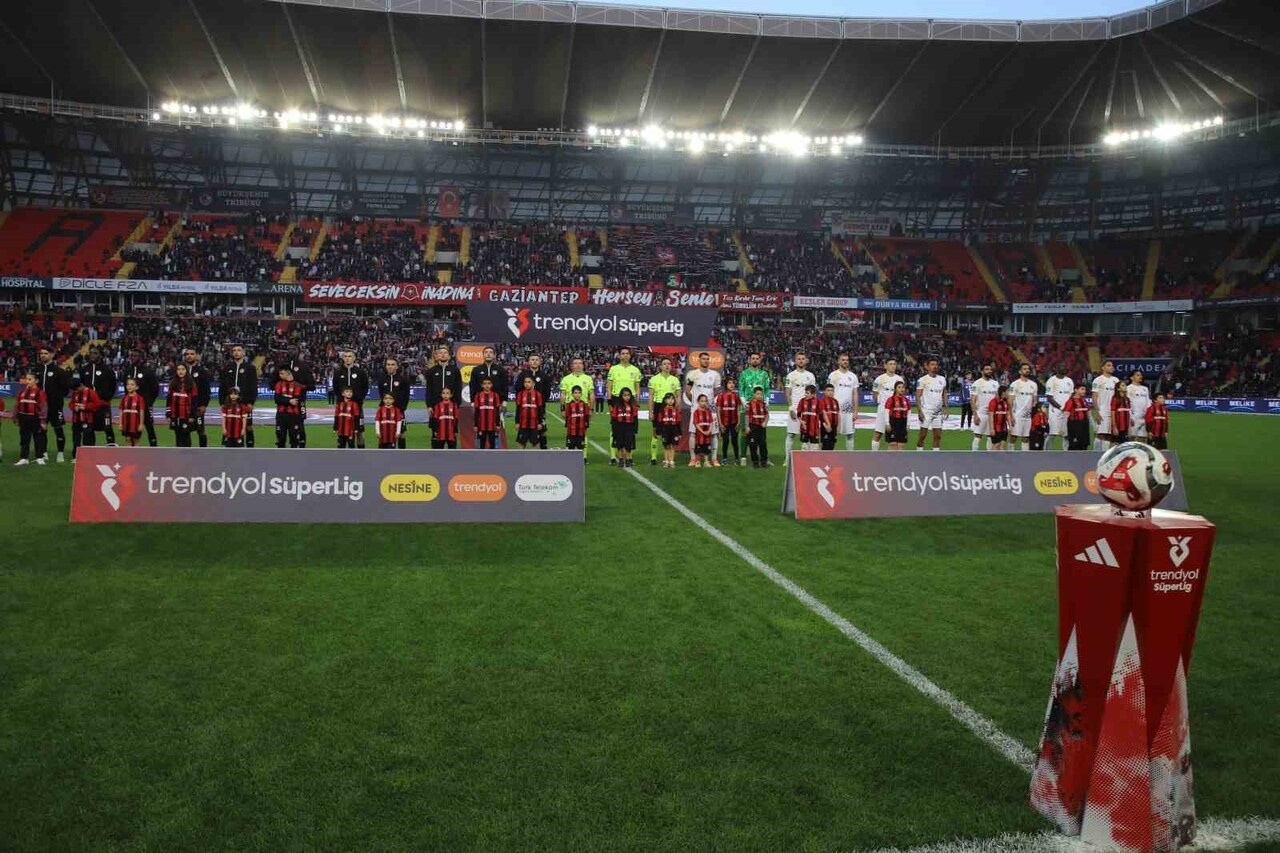 TRENDYOL SÜPER LİG’İN 14. HAFTASINDA GAZİANTEP FK, SAHASINDA EYÜPSPOR İLE KARŞILAŞIYOR....