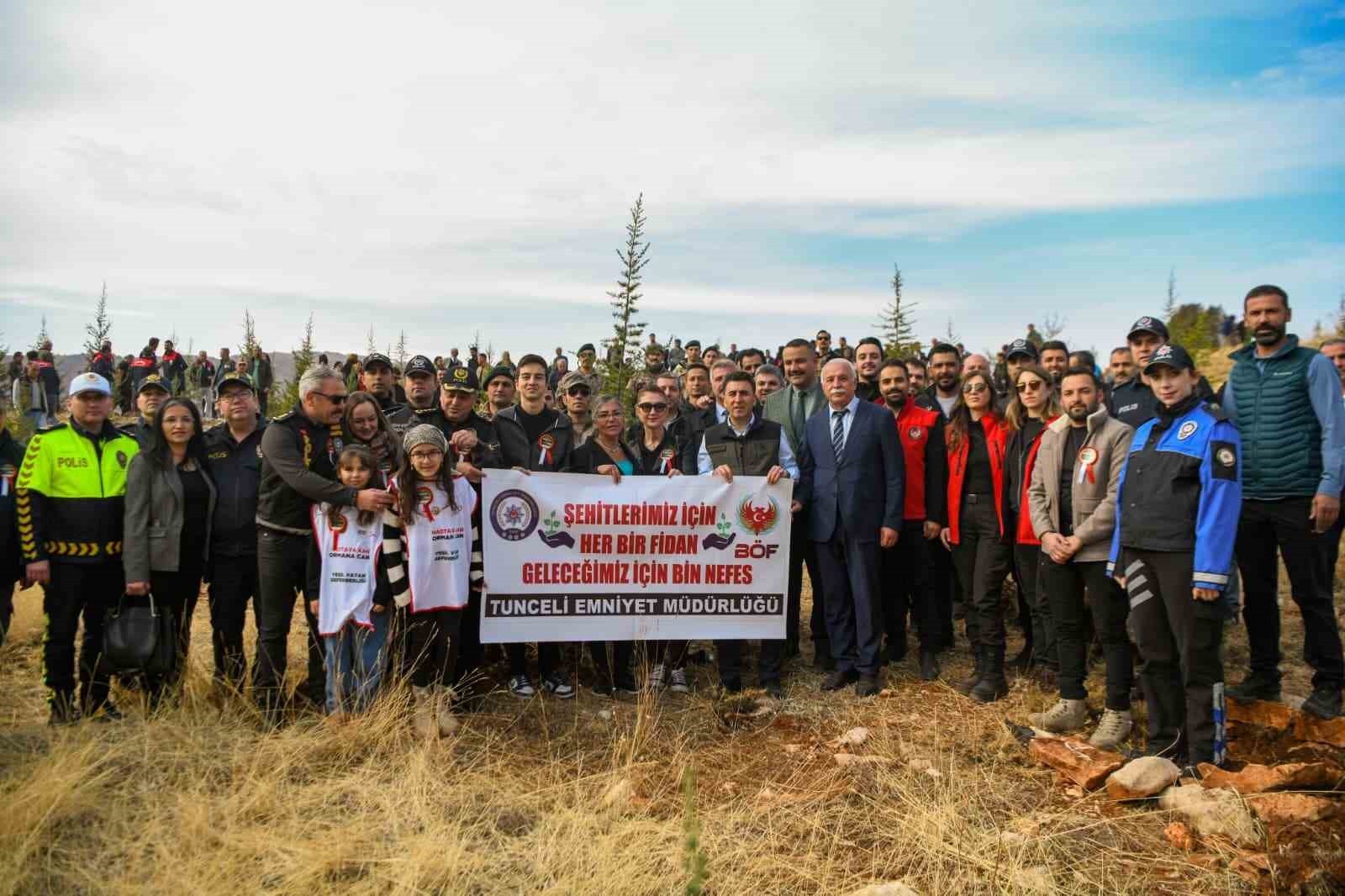 TUNCELİ'DE, 11 KASIM MİLLİ AĞAÇLANDIRMA GÜNÜ KAPSAMINDA 200 BİN FİDAN TOPRAKLA BULUŞTU.