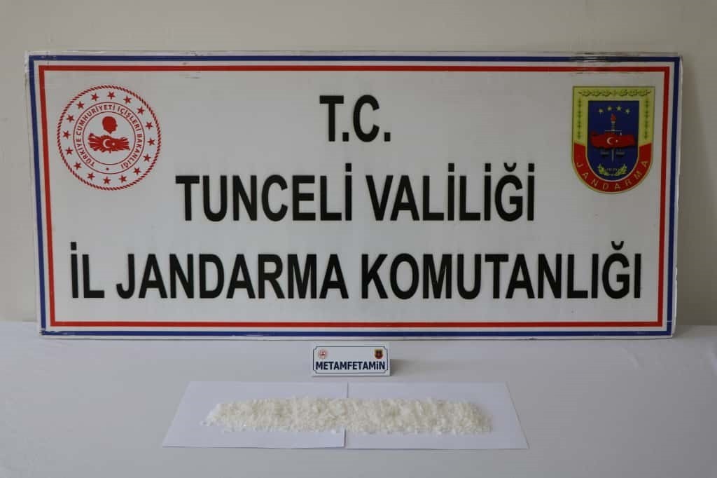TUNCELİ’DE UYUŞTURUCU TİCARETİNE YÖNELİK GERÇEKLEŞTİRİLEN OPERASYONDA, 3 BİN İÇİMLİK UYUŞTURUCU...