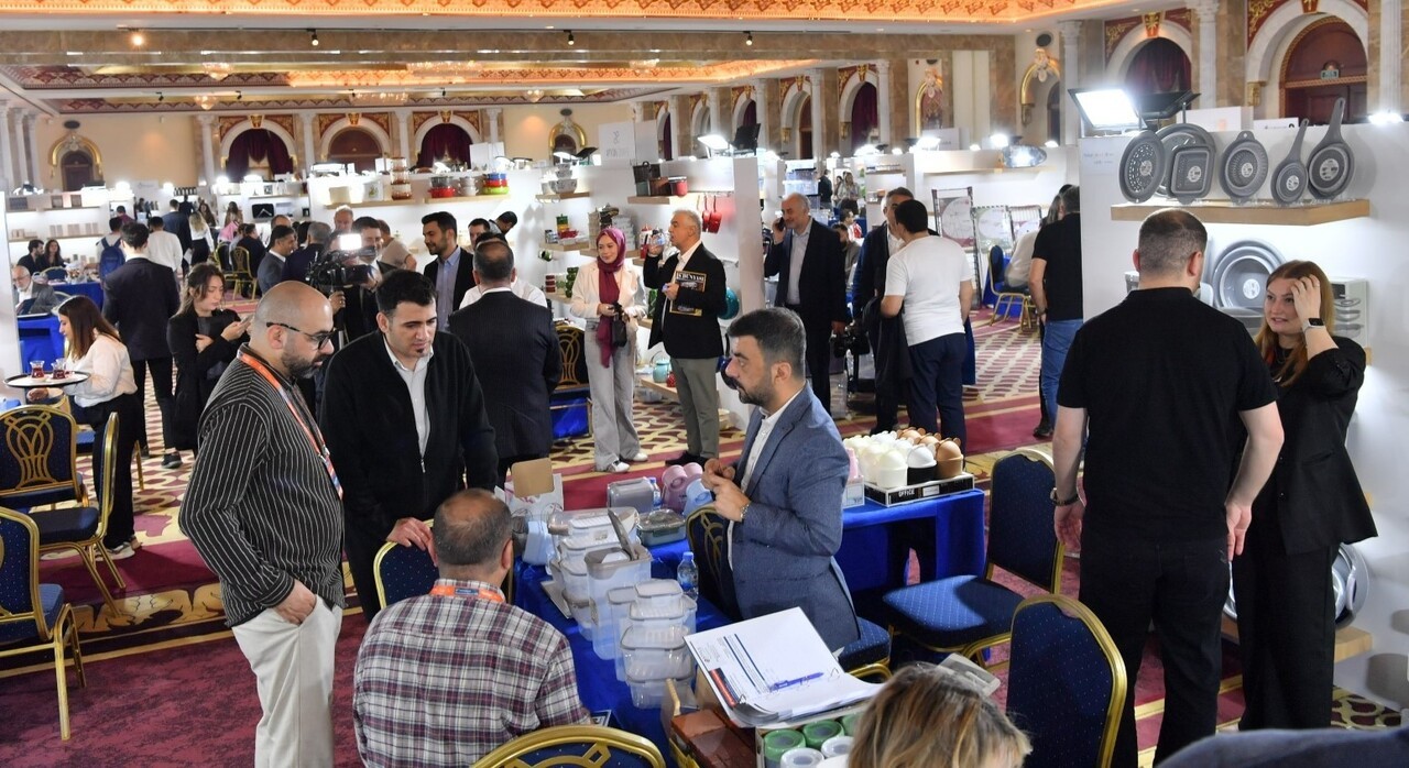 TÜRK EV VE MUTFAK EŞYALARI SEKTÖRÜ, ANTALYA'DA DÜZENLEDİĞİ ETKİNLİKTE 53 ÜLKEDEN 112 ALICIYLA...