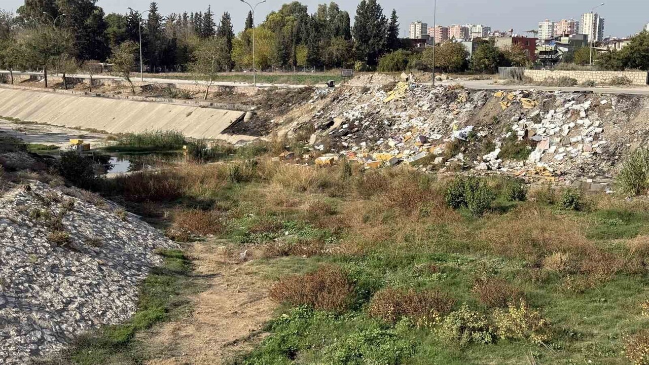 TÜRKİYE'NİN EN SICAK İLLERİNDEN ADANA'DA KÜRESEL İKLİM DEĞİŞİKLİĞİNE BAĞLI SARIÇAM DERESİ...