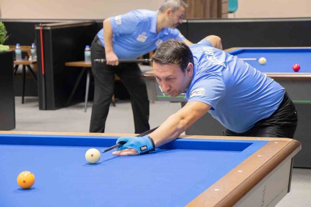TÜRKİYE 3 BANT BİLARDO ŞAMPİYONASINDA DÜZCELİ SPORCU AHMET KÖSEOĞLU BİRİNCİ OLDU.