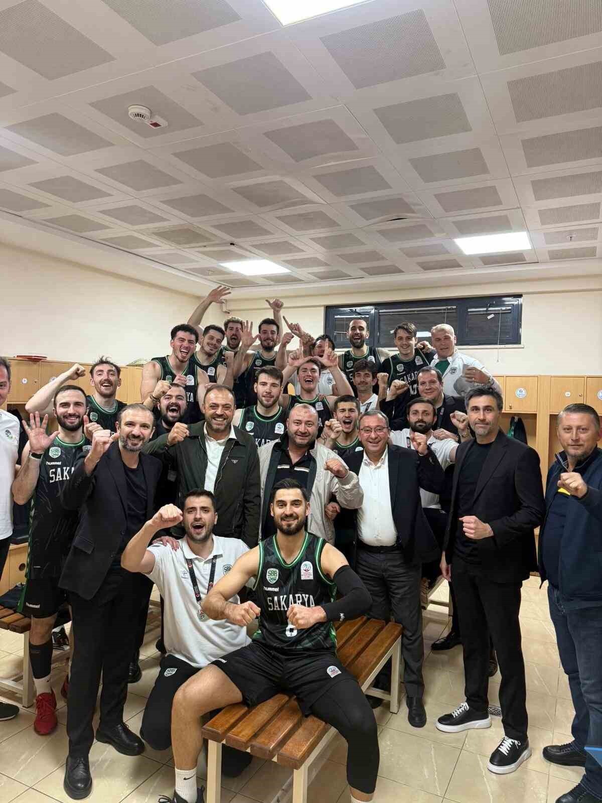 TÜRKİYE BASKETBOL 2. LİGİ’NİN 6. HAFTASINDA ESKİŞEHİR 26’YI DEPLASMANDA 65-71’LİK SKORLA MAĞLUP...