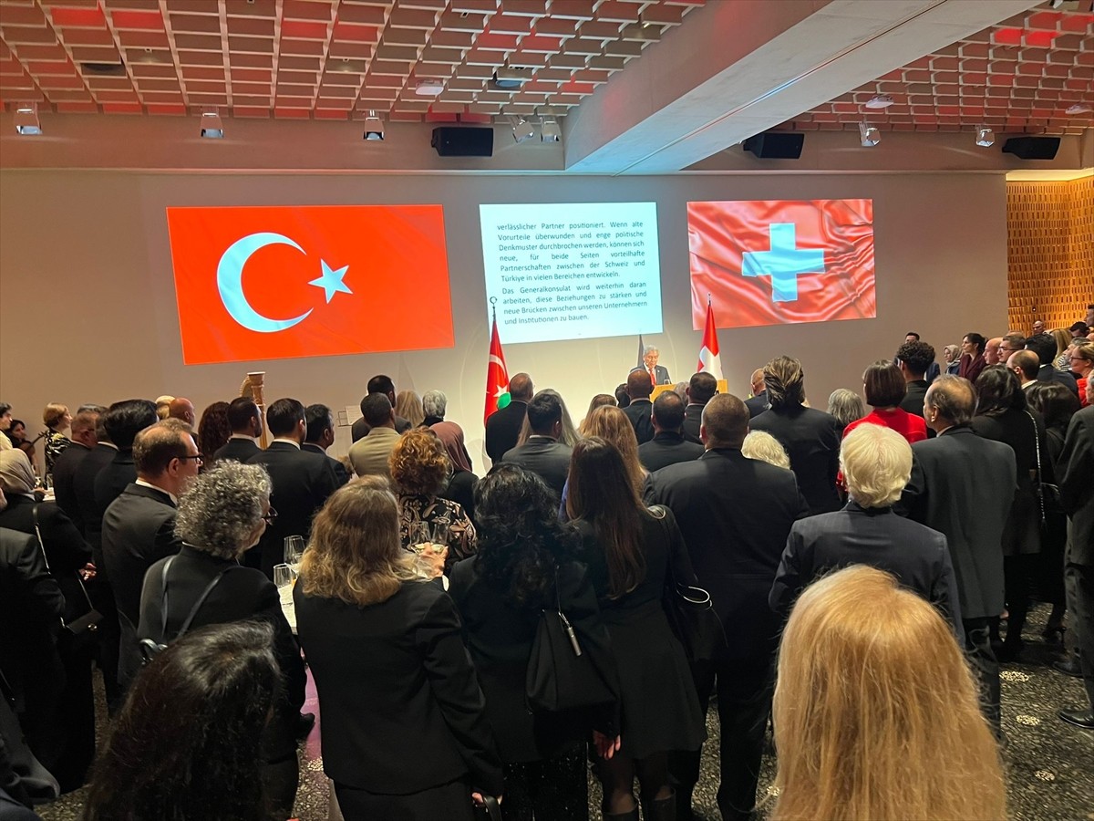 Türkiye Cumhuriyeti'nin kuruluşunun 102. yıl dönümü İsviçre'nin Zürih kentinde törenle kutlandı....