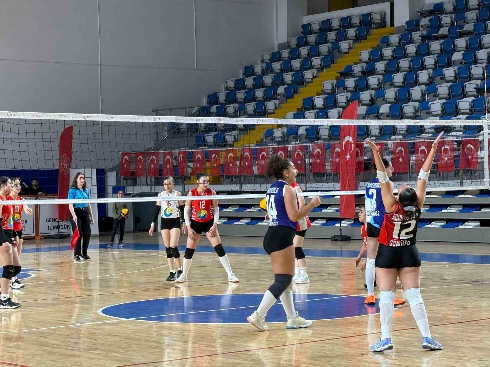 TÜRKİYE KADINLAR VOLEYBOL 2. LİGİ 16. GRUP’TA MÜCADELE EDEN MALATYA VOLEYBOL, SAHASINDA KONUK...