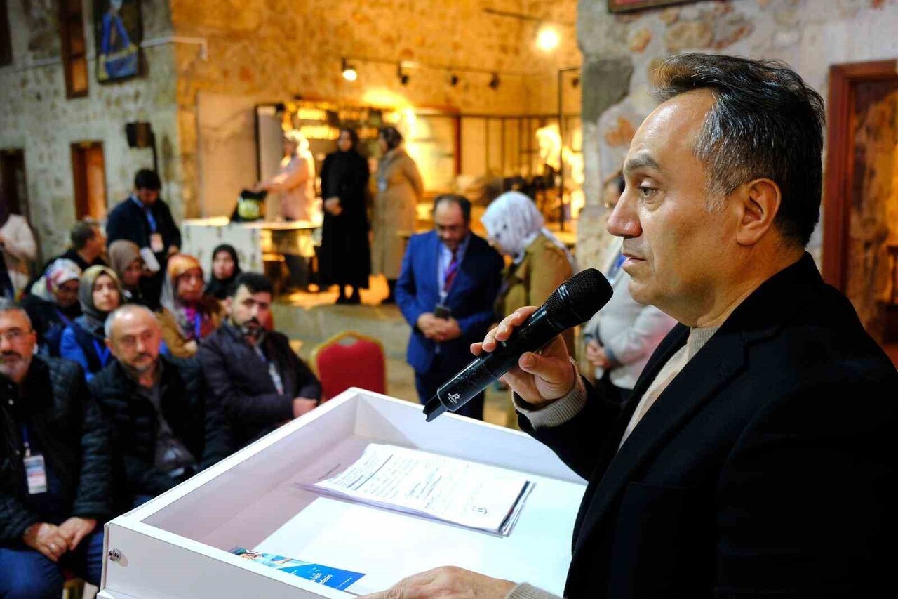 TÜRKİYE’NİN FARKLI ÜNİVERSİTELERİNDEN AKADEMİSYENLERİ TOKAT’TA BULUŞTURAN 17. İSLAM HUKUKU...