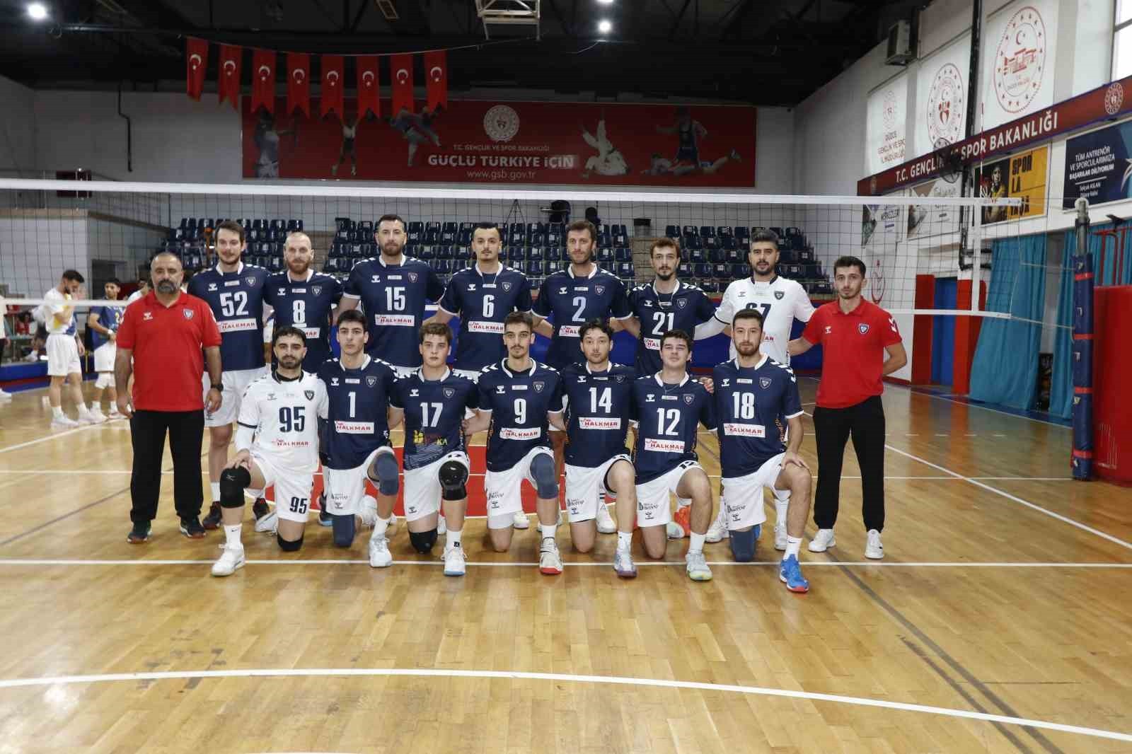 TÜRKİYE VOLEYBOL FEDERASYONU (TVF) ERKEKLER 1. LİGİ'NDE MÜCADELE EDEN DÜZCE BELEDİYESİ SPOR...