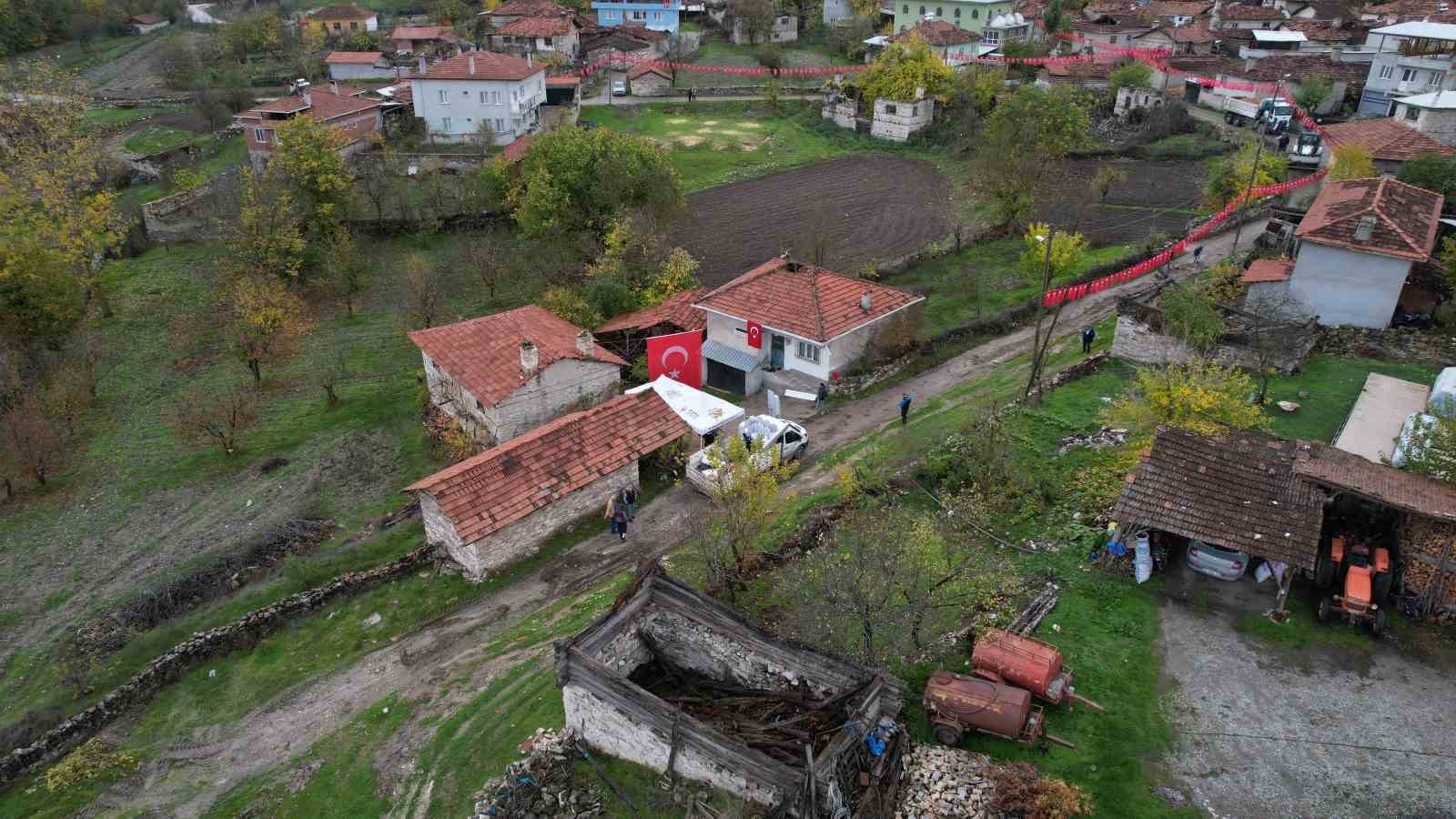 UÇAĞA BİNMEDEN SADECE BİRKAÇ SAAT ÖNCE, 3 YIL EVVEL AYNI GÜN ŞEHİT OLAN KÖYLÜSÜ PİYADE ASTSUBAY...