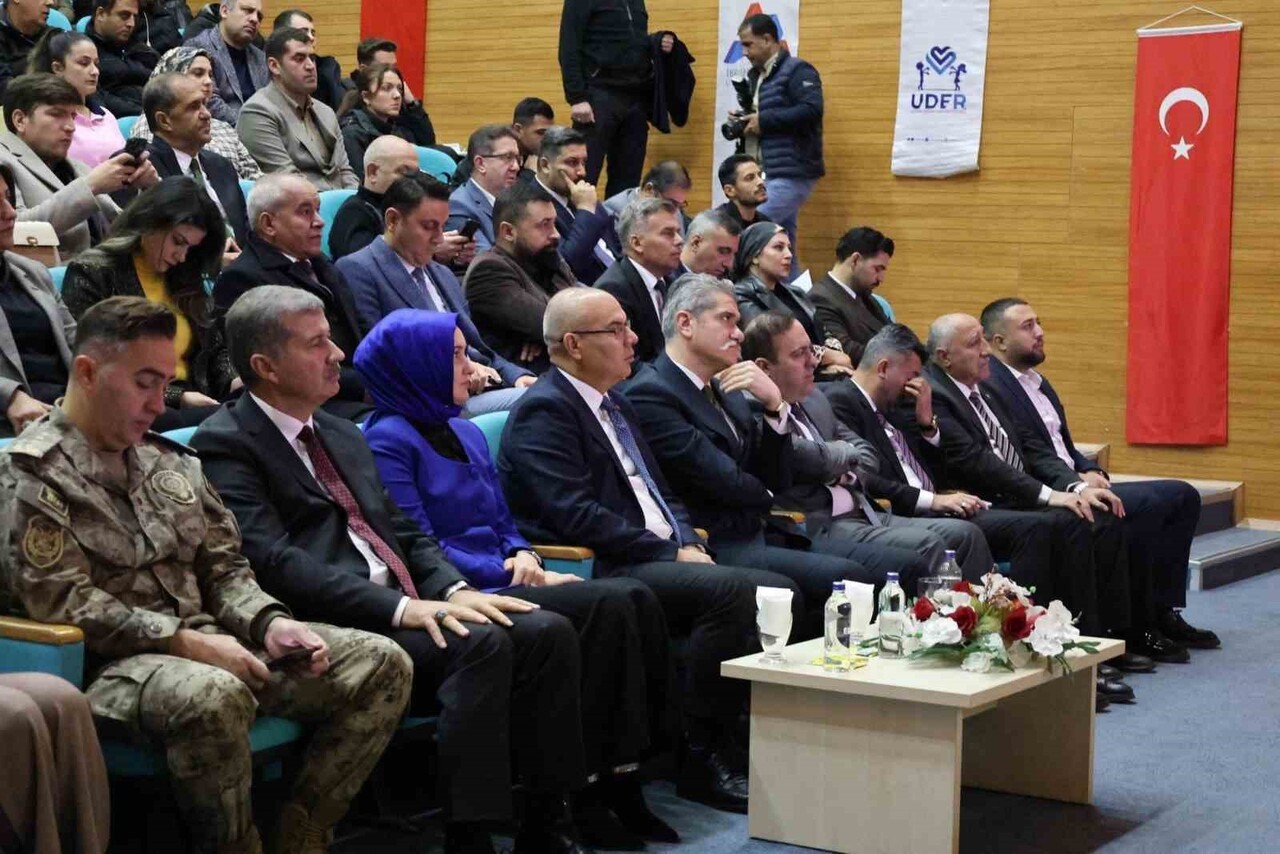 UDER’DEN DÜNYA ÇOCUK HAKLARI GÜNÜ KONFERANSI