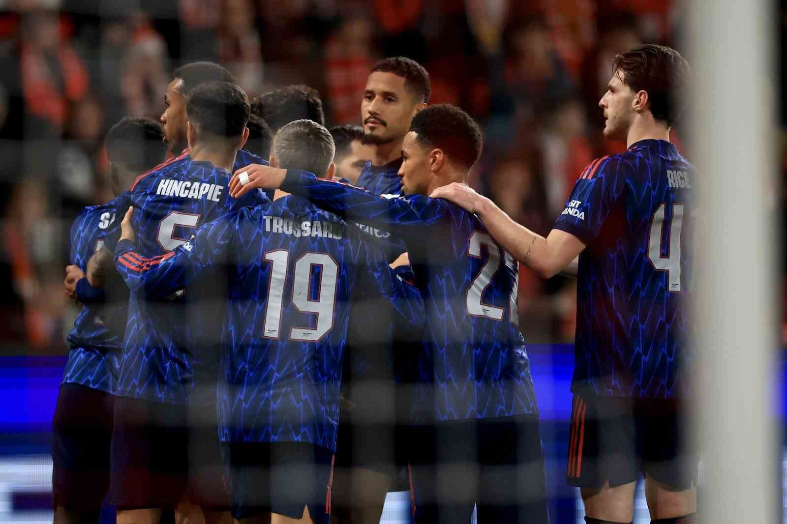 UEFA ŞAMPİYONLAR LİGİ’NDE SLAVİA PRAG’A KONUK OLAN ARSENAL, SAHADAN 3-0 GALİP AYRILARAK 4’TE 4...