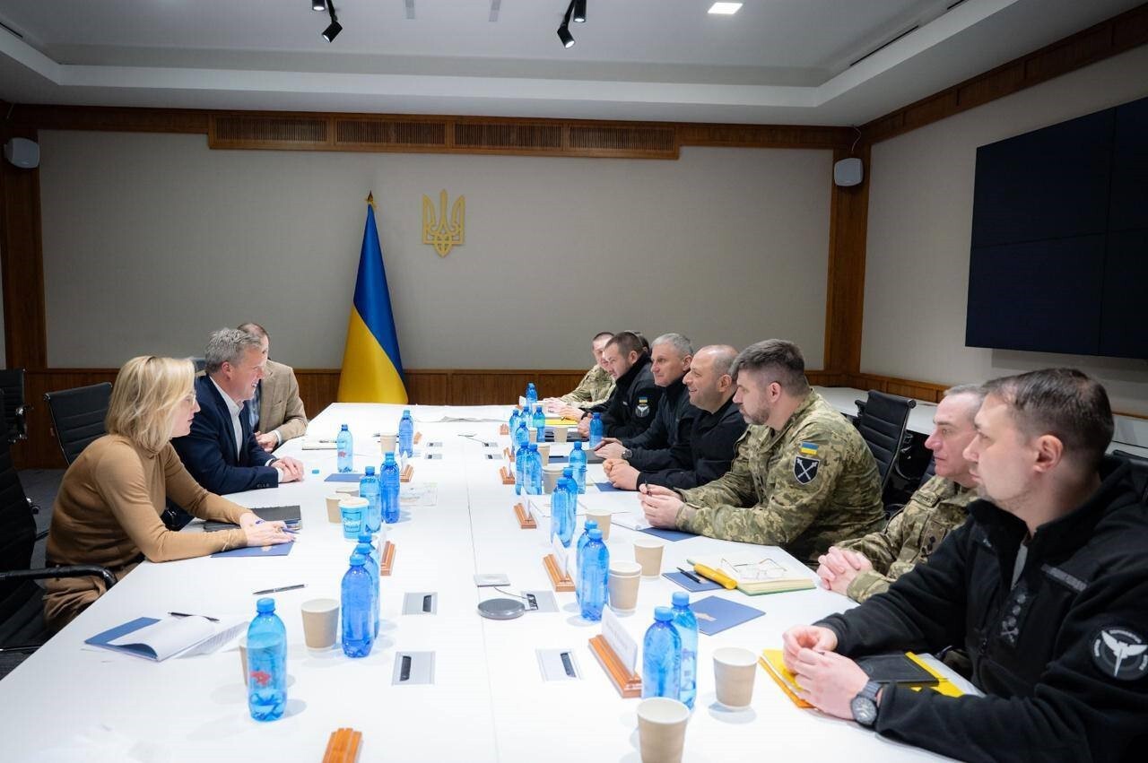 UKRAYNA ULUSAL GÜVENLİK VE SAVUNMA KONSEYİ SEKRETERİ RÜSTEM UMEROV,  ABD'NİN SAVAŞI SONA ERDİRMEYE...