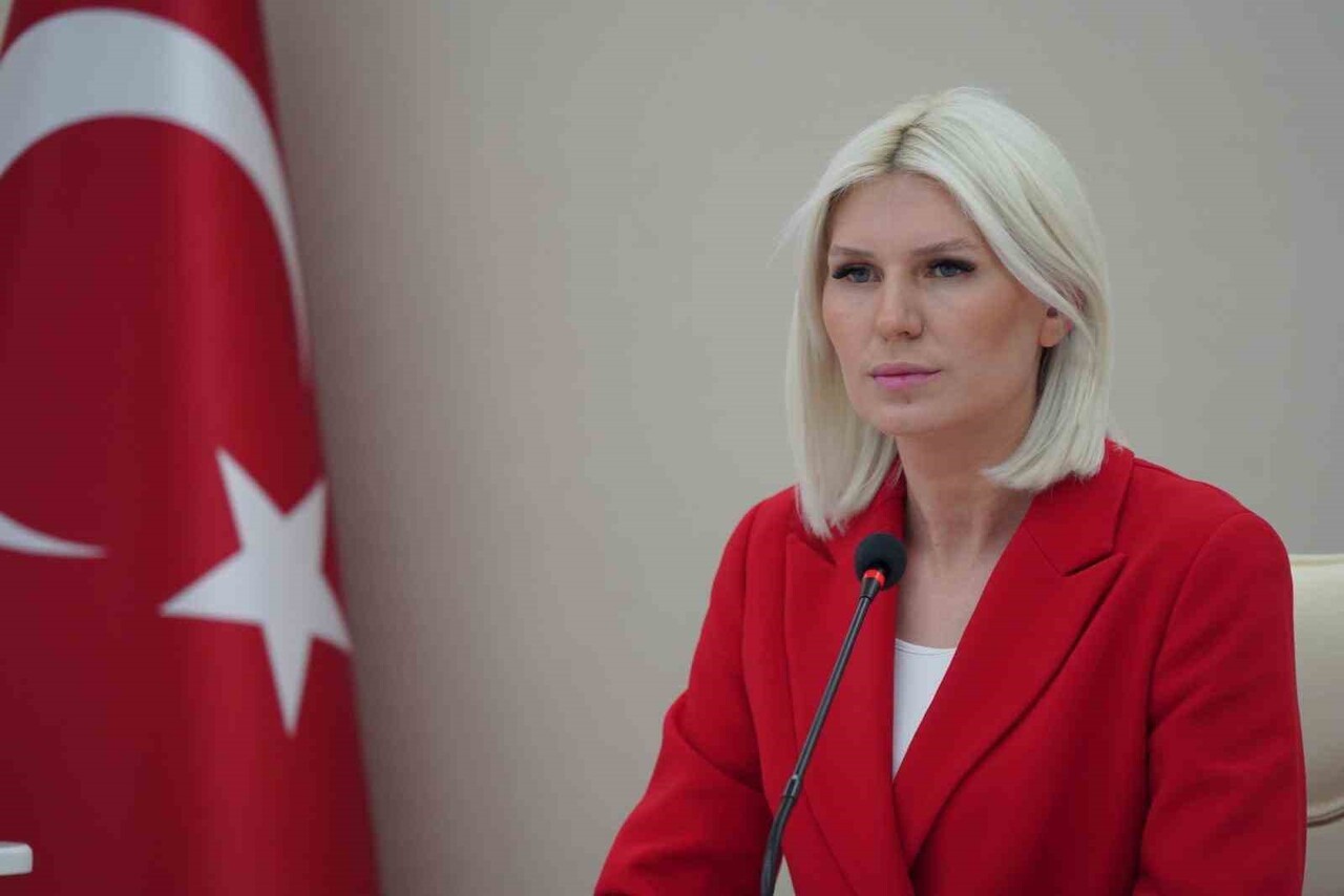 ÜNİVERSİTELİLERE 8 BİN TL EĞİTİM DESTEĞİ BİLECİK BELEDİYE BAŞKANI MELEK MIZRAK SUBAŞI