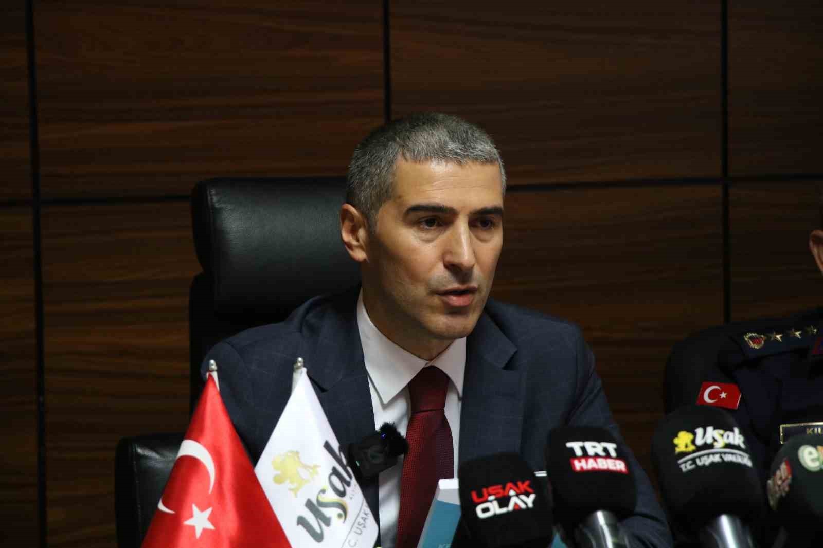 UŞAK VALİSİ NACİ AKTAŞ.