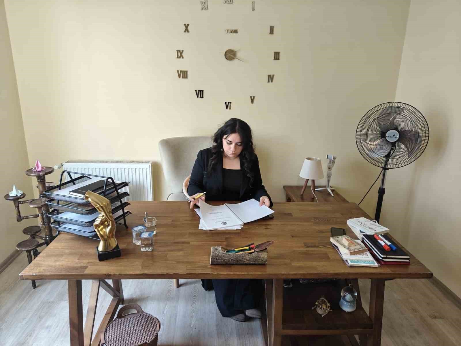 UZMAN PSİKOLOG ARZU HAMURCU, YETİŞKİNLERİN DİJİTAL BİR NESNE İLE BAĞLANTISININ KOPMA HİSSİNİN...