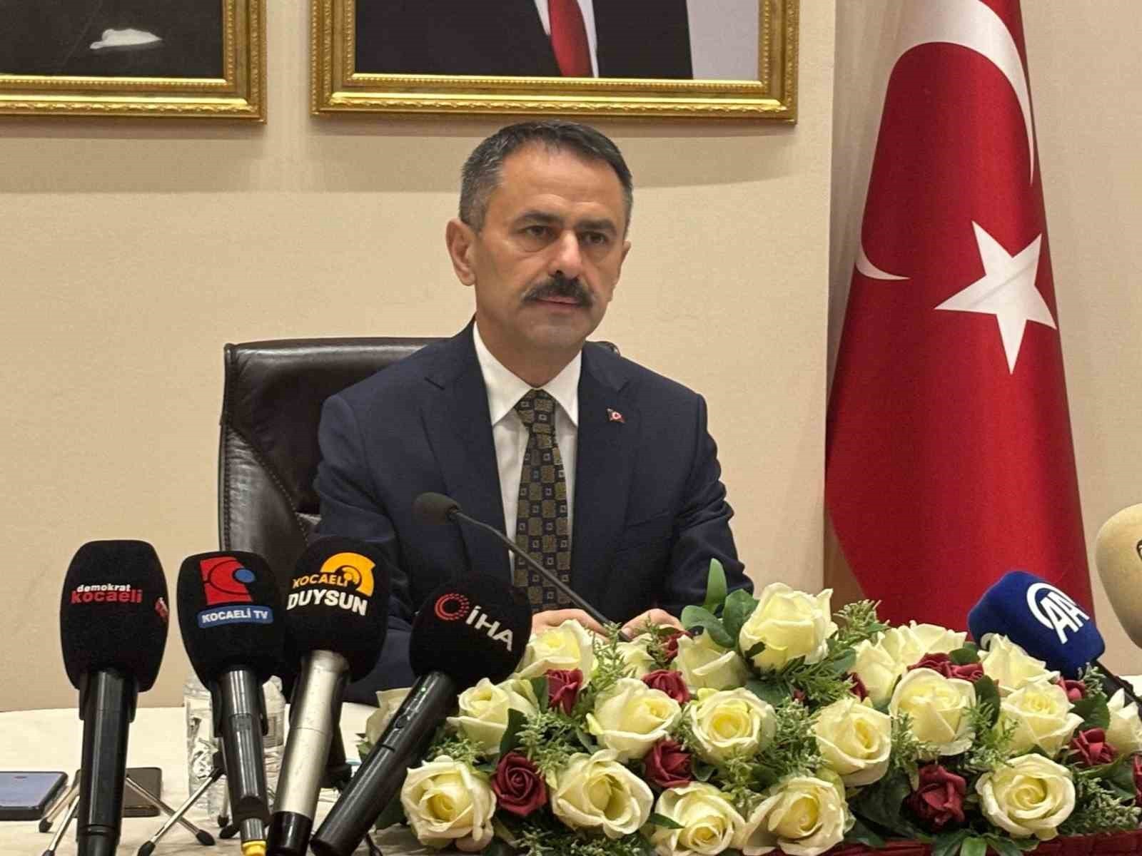 VALİ İLHAMİ AKTAŞ, VALİLİK KARAMÜRSEL ALP TOPLANTI SALONU'NDA DÜZENLENEN "GENİŞLETİLMİŞ İL...