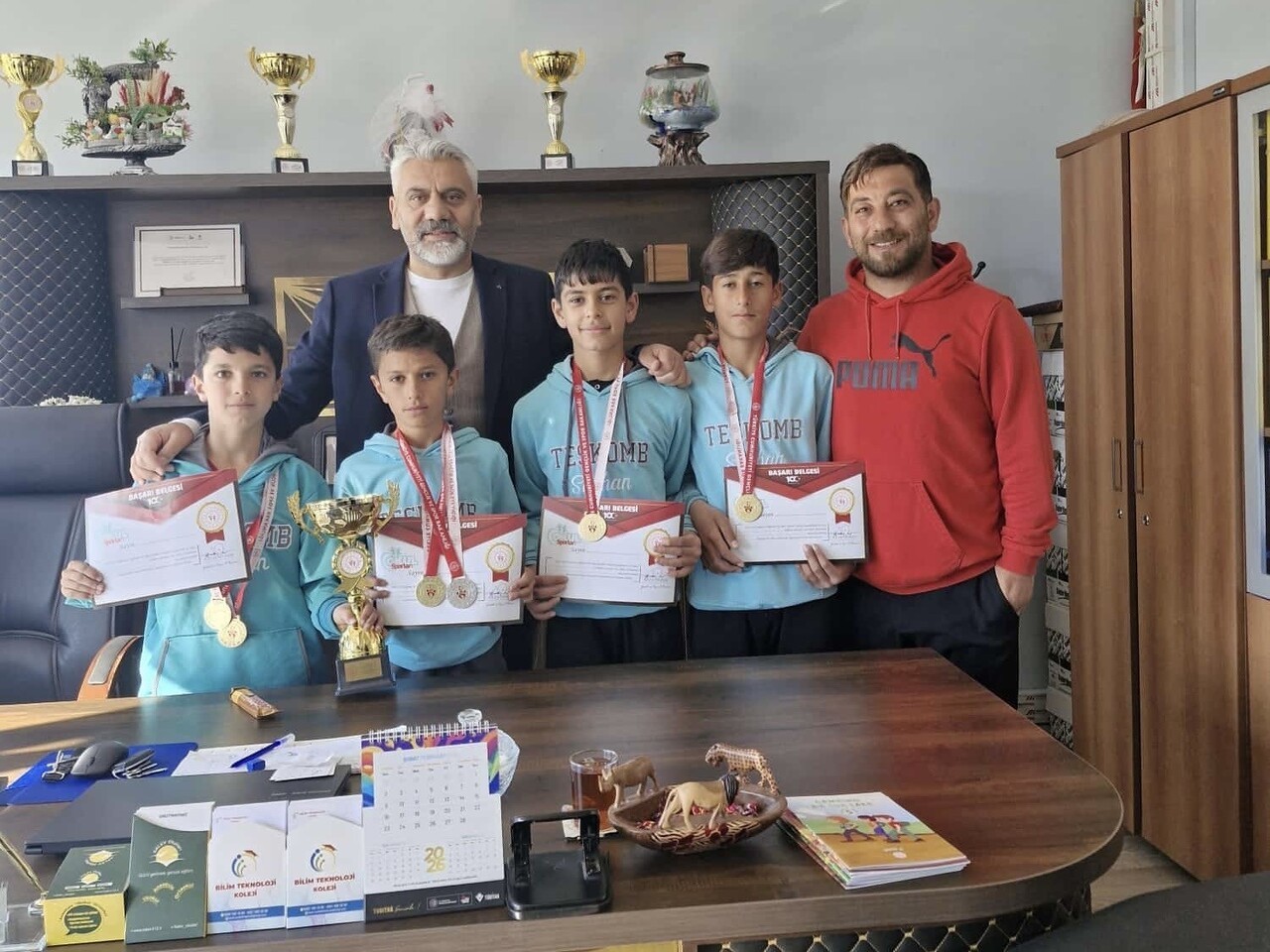 VAN’IN EDREMİT İLÇESİNDE BULUNAN TESKOMB SÜPHAN ORTAOKULU ÖĞRENCİLERİ, VAN İL GENÇLİK VE SPOR...