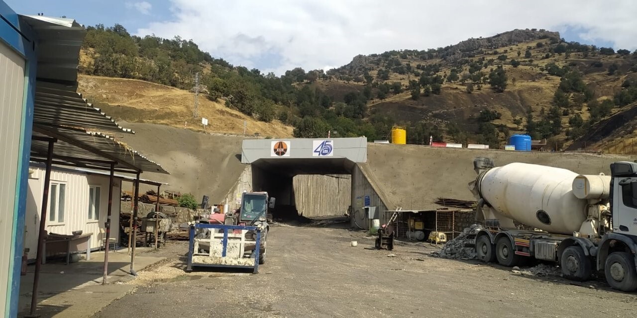 VAN MİLLETVEKİLİ ZÜLKÜF UÇAR'IN ULAŞTIRMA VE ALTYAPI BAKANI ABDULKADİR URALOĞLU'NA SUNDUĞU SORU...