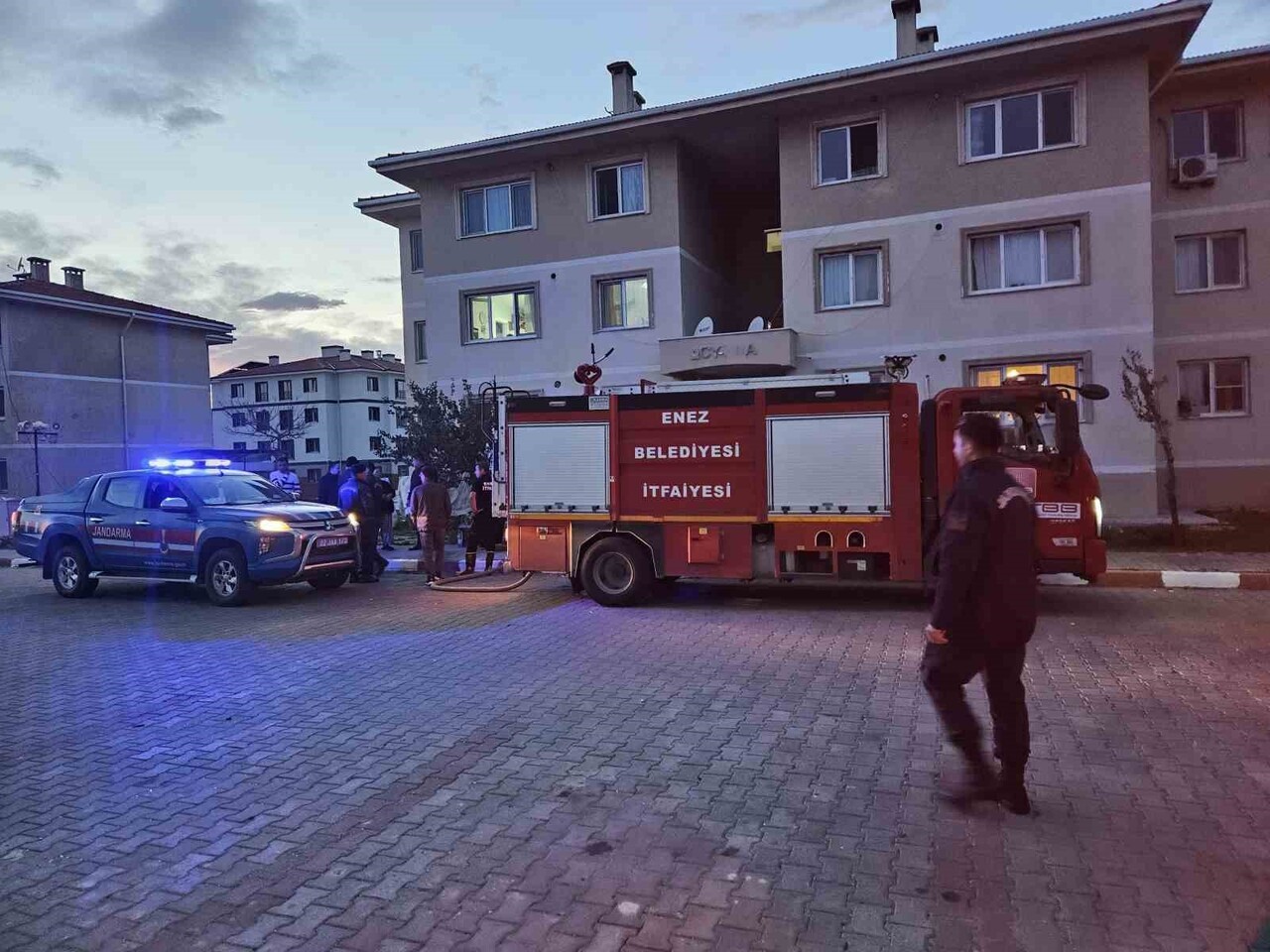 VATANDAŞLARIN İHBARI ÜZERİNE OLAY YERİNE JANDARMA, AMBULANS VE İTFAİYE EKİPLERİ SEVK...