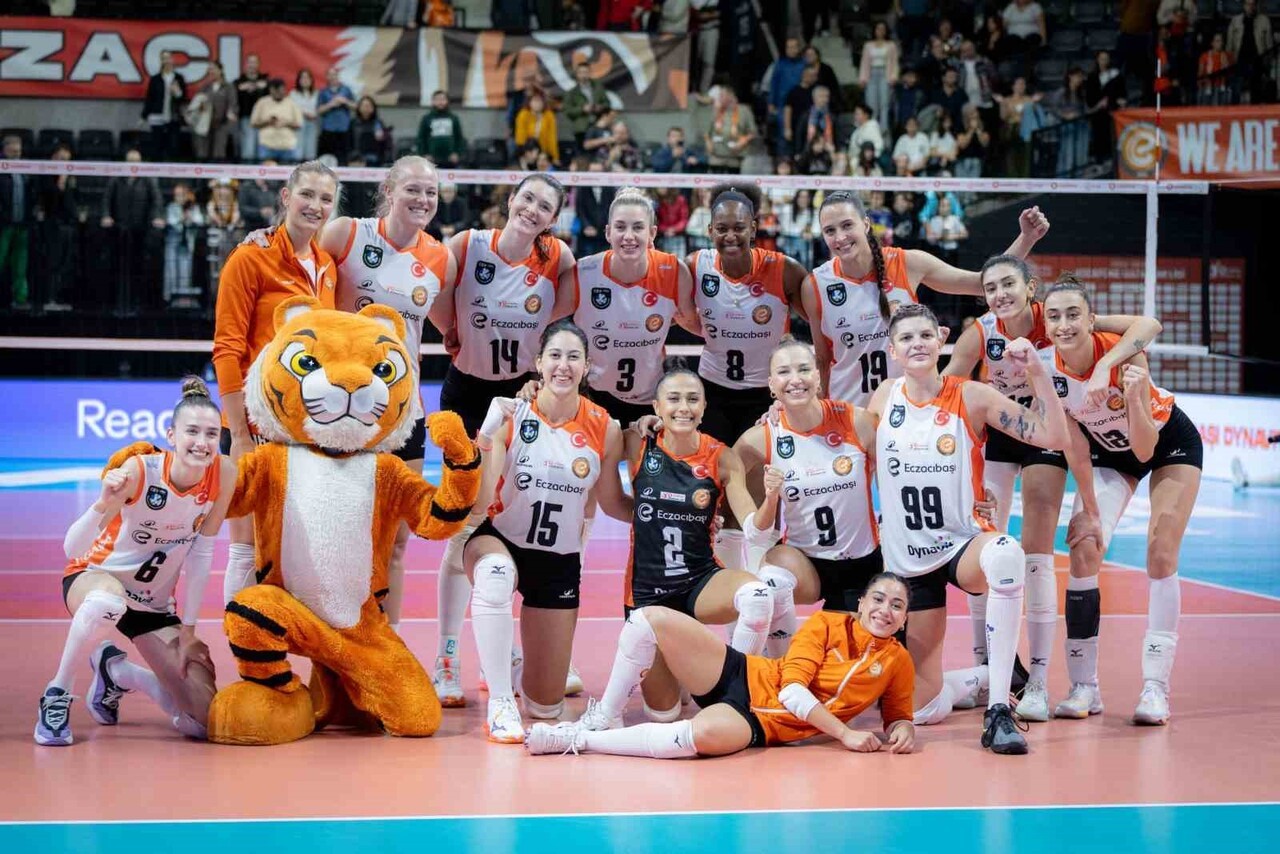 VODAFONE SULTANLAR LİGİ’NİN 7. HAFTASINDA ECZACIBAŞI DYNAVİT, SAHASINDA KARŞILAŞTIĞI ARAS KARGO’YU...